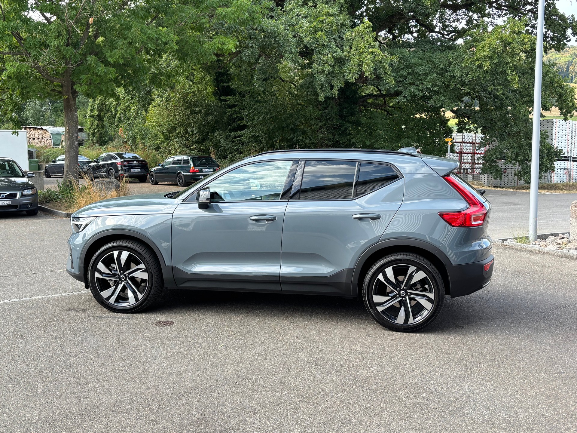 VOLVO XC40 2.0 B5 MH Ultimate Dark AWD-image-4