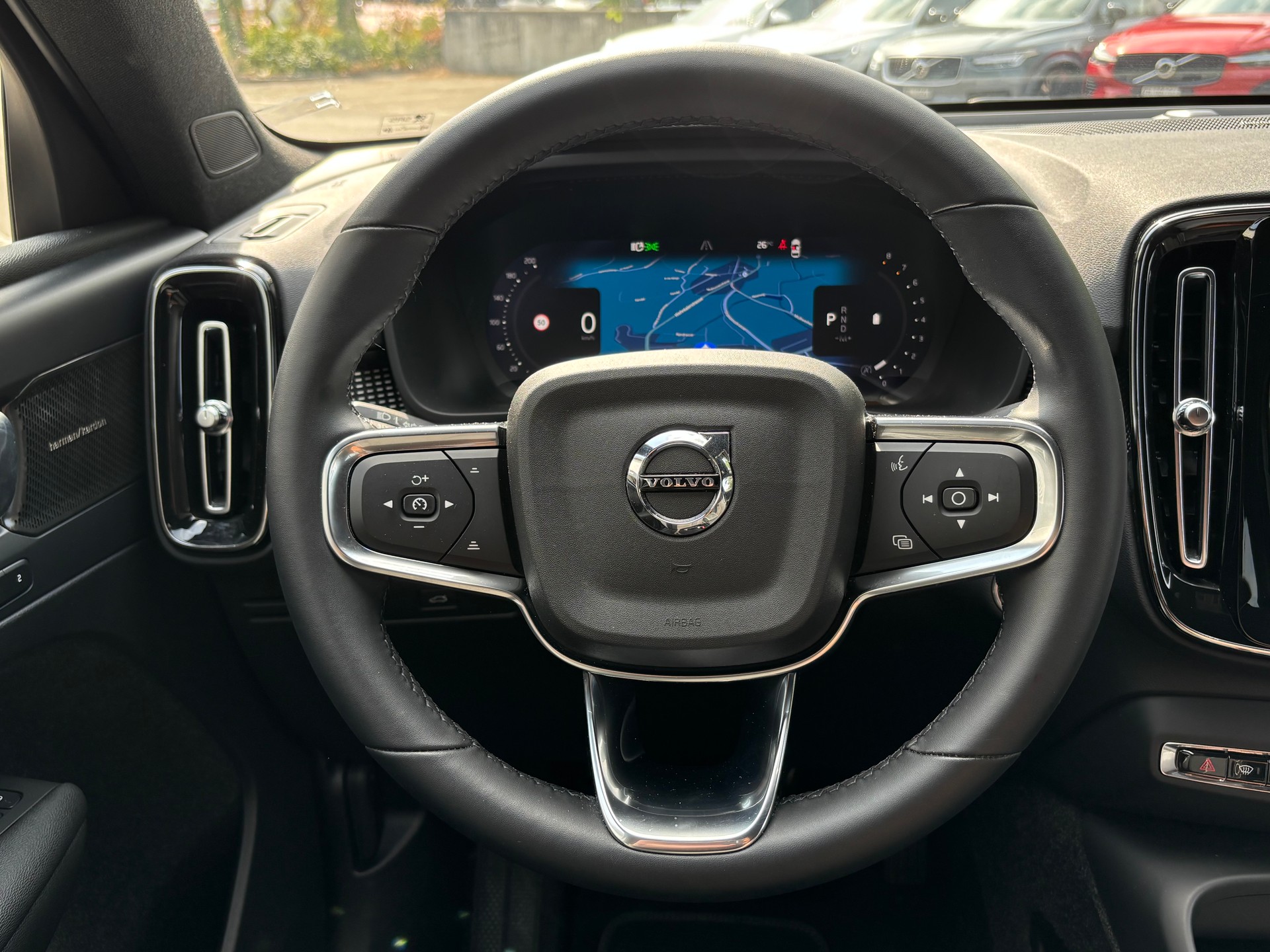 VOLVO XC40 2.0 B5 MH Ultimate Dark AWD-image-18