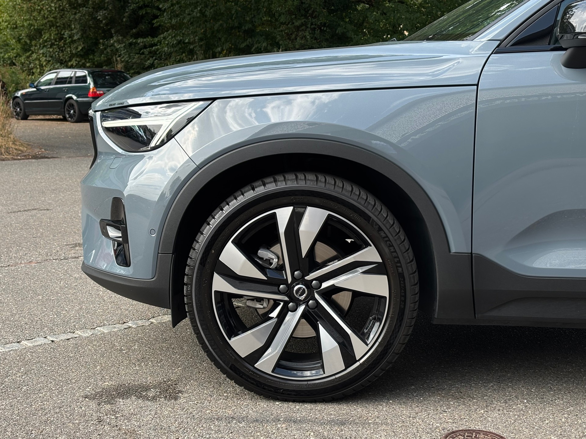VOLVO XC40 2.0 B5 MH Ultimate Dark AWD-image-1