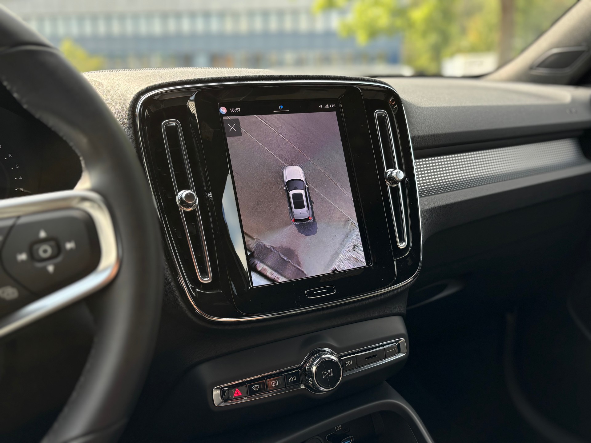 VOLVO XC40 2.0 B5 MH Ultimate Dark AWD-image-14