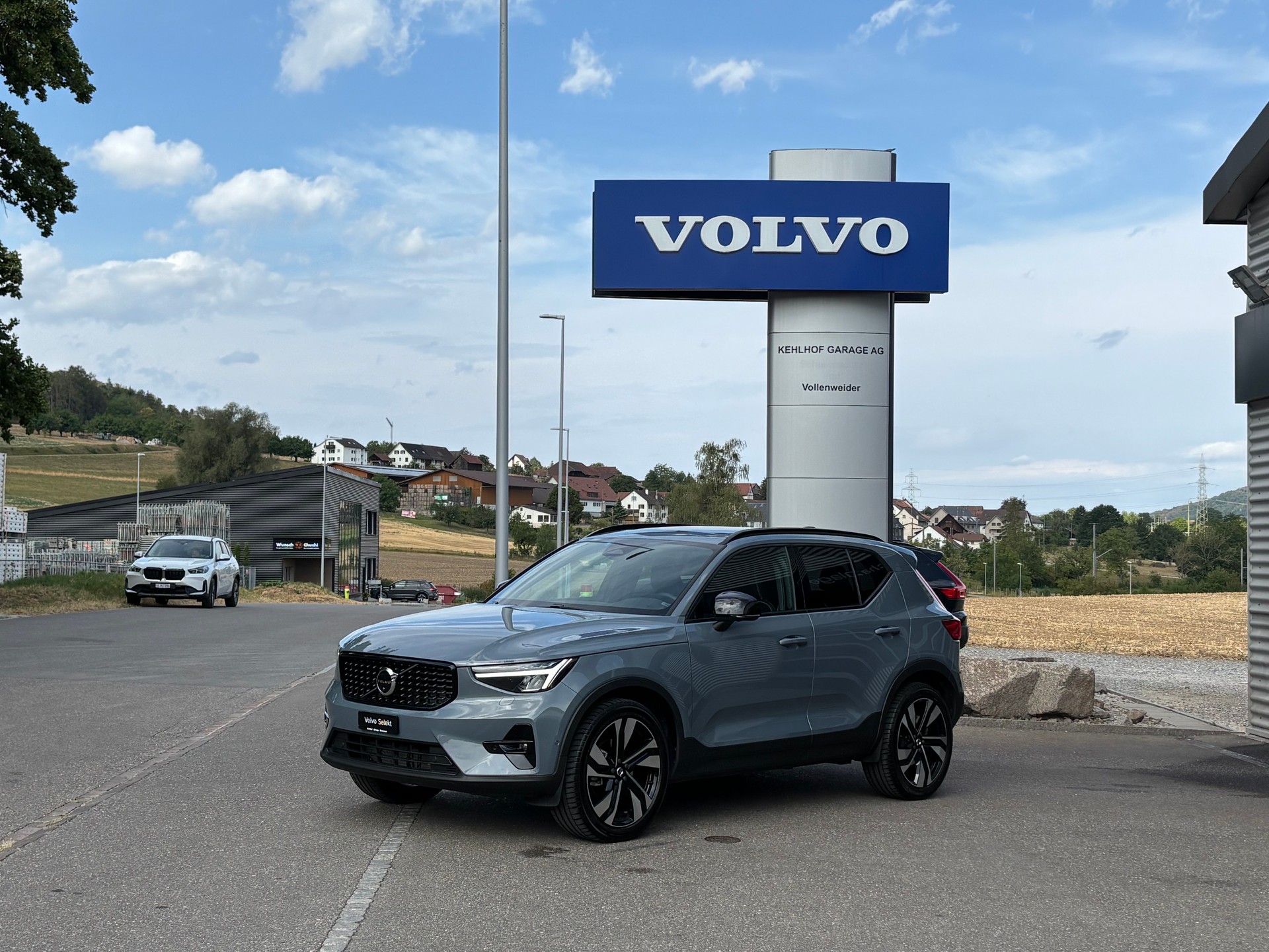 VOLVO XC40 2.0 B5 MH Ultimate Dark AWD-image-0