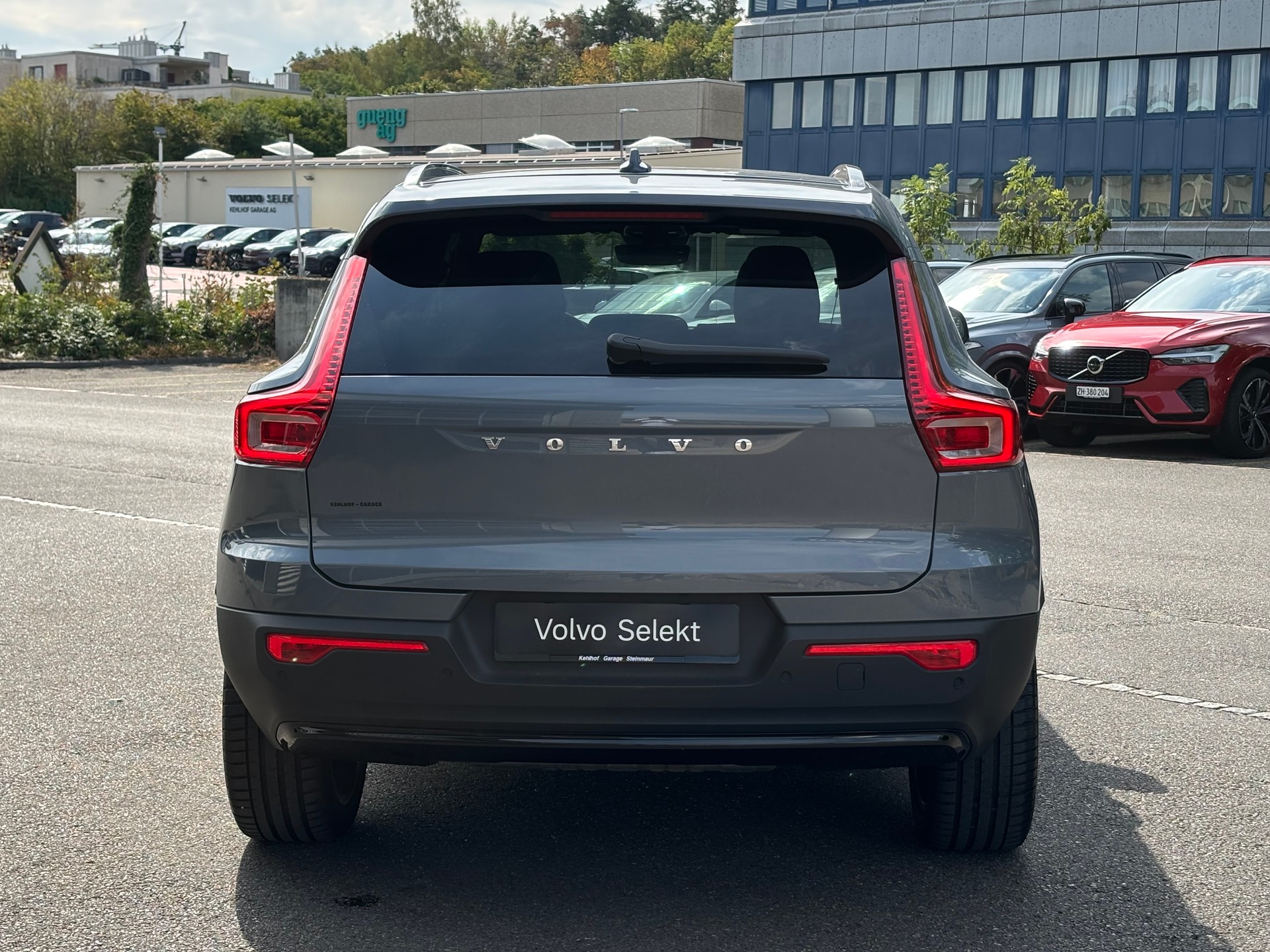 VOLVO XC40 2.0 B5 MH Ultimate Dark AWD-image-8