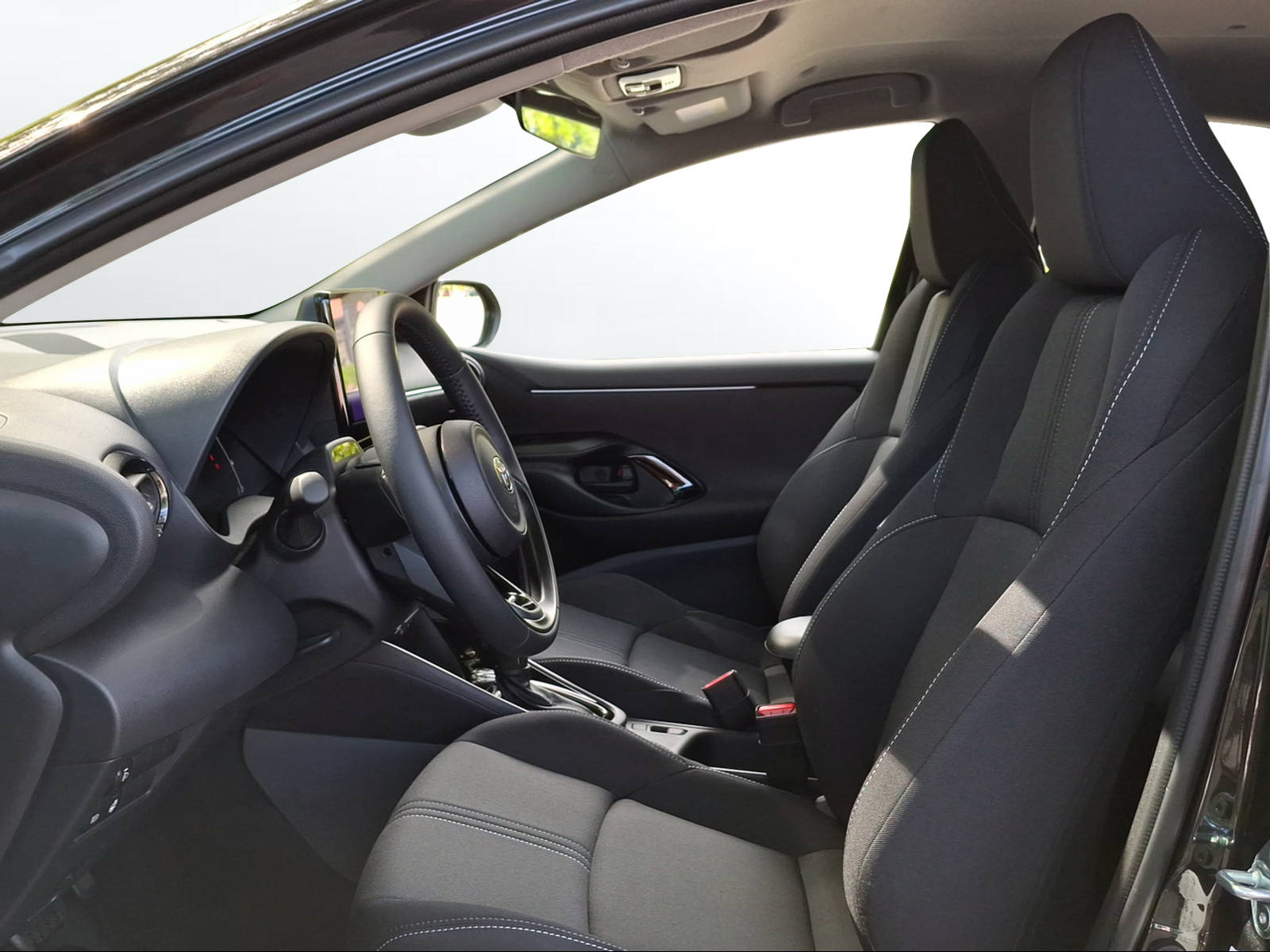 TOYOTA Yaris 1.5 Trend e-CVT-image-5