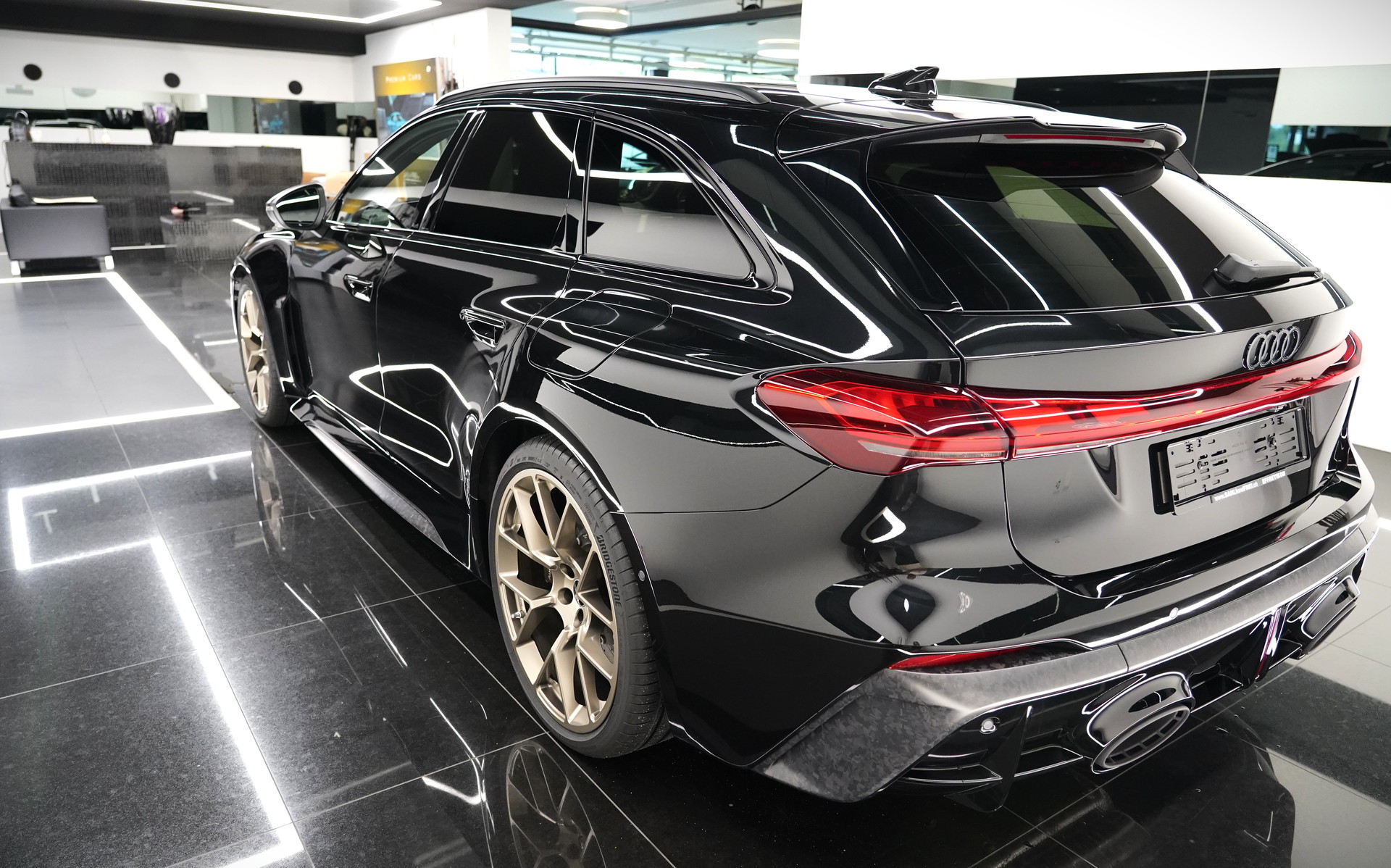 AUDI RS5 Av TFSI 470kW Tiptronic quattro-image-6