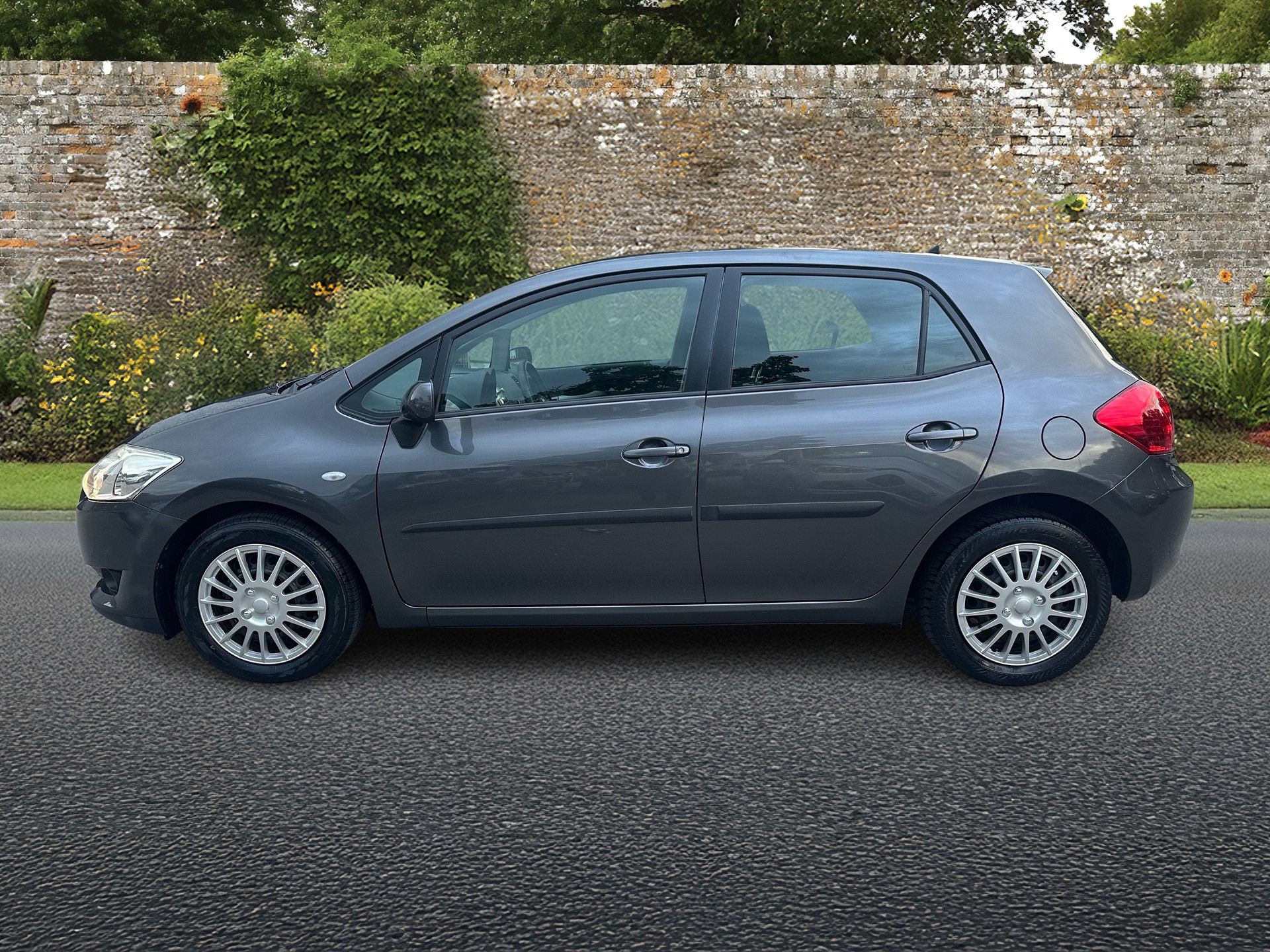 TOYOTA Auris 1.6 Linea Sol Multimode-image-1