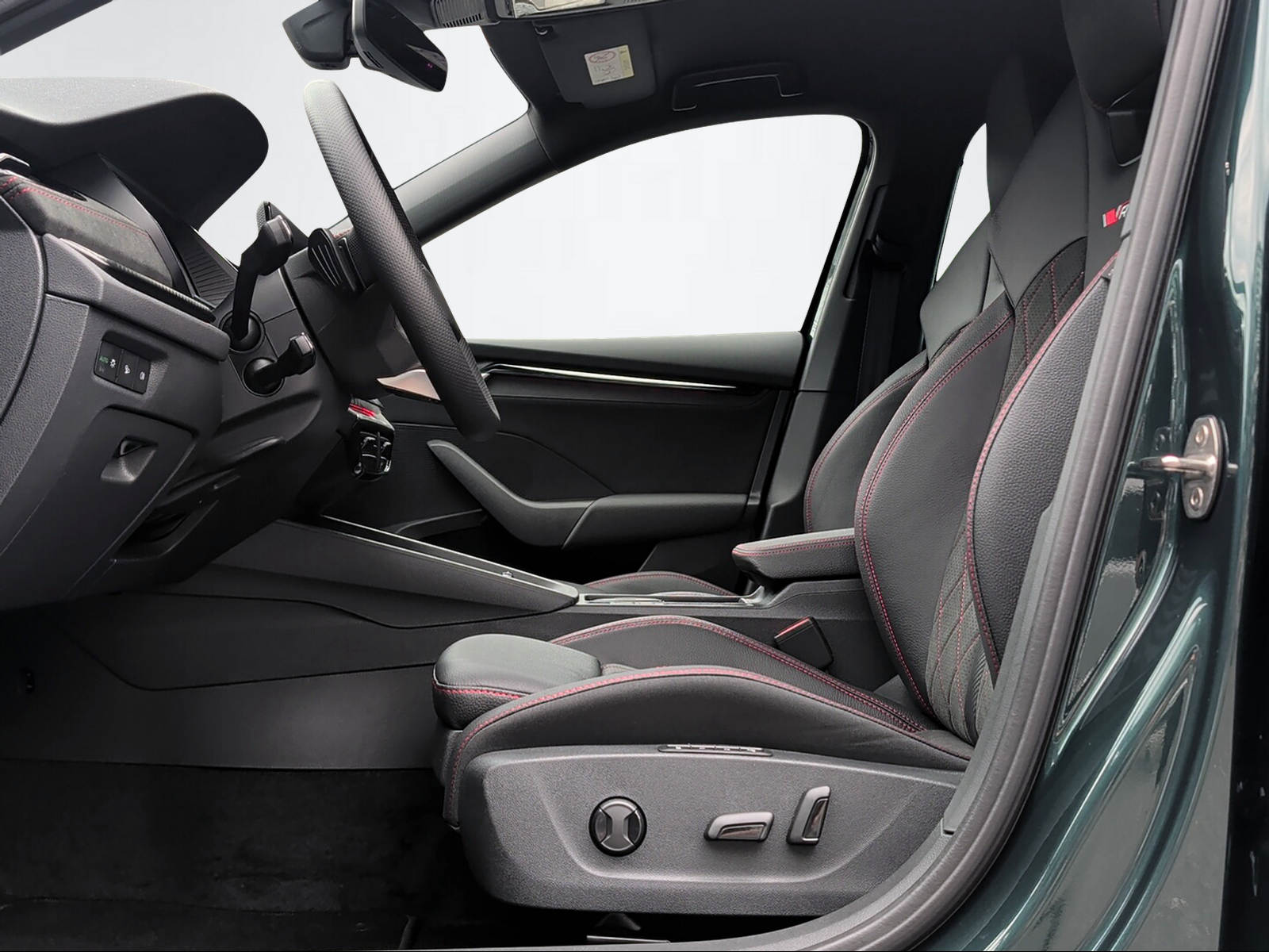 SKODA Oct. RS 30 2.0 TSI 265PS 7DSG 2000ccm 265PS/195kW 4 Zylinder TSI Benzin-image-4