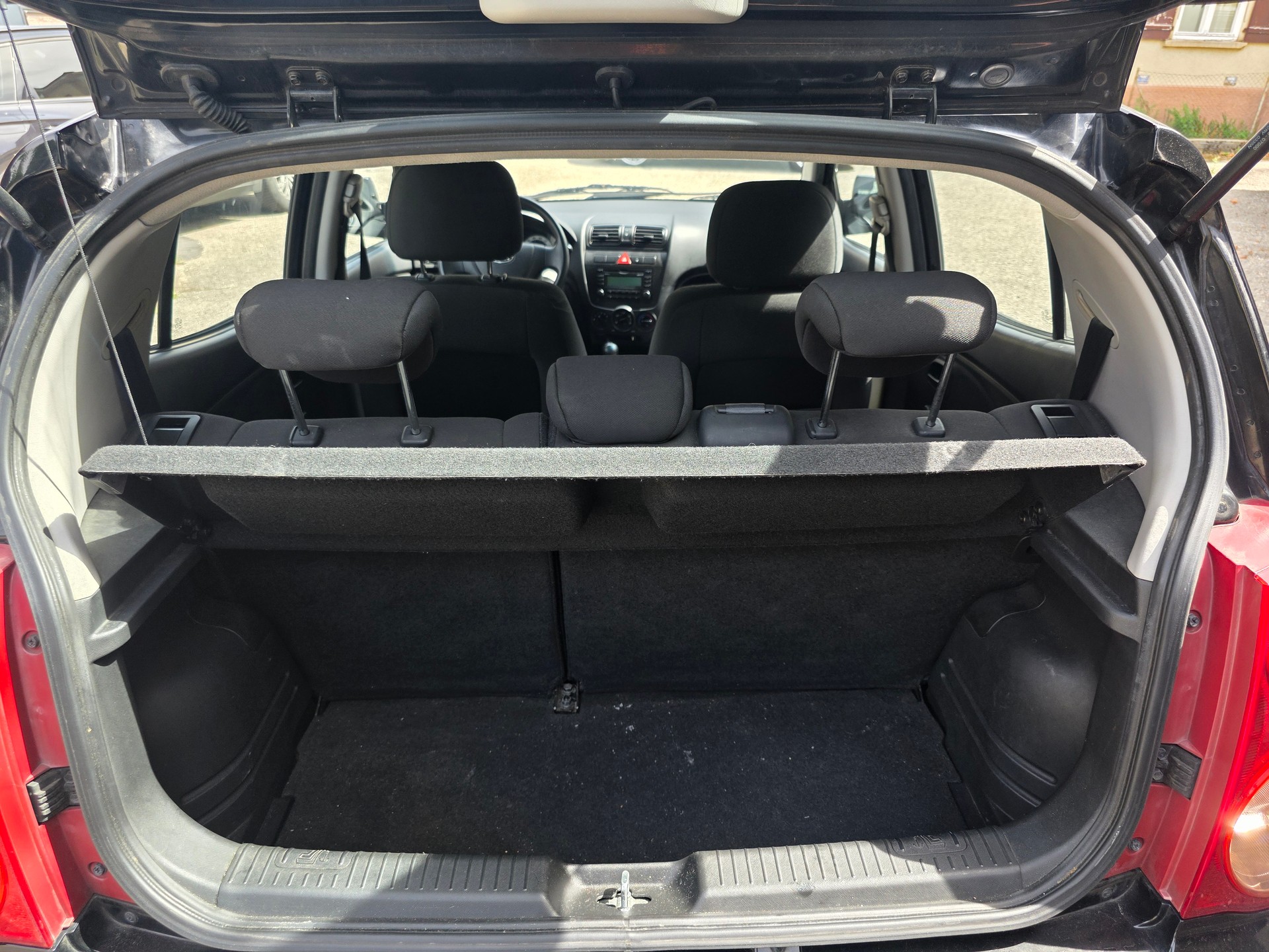 KIA Picanto 1.1 Classic-image-11