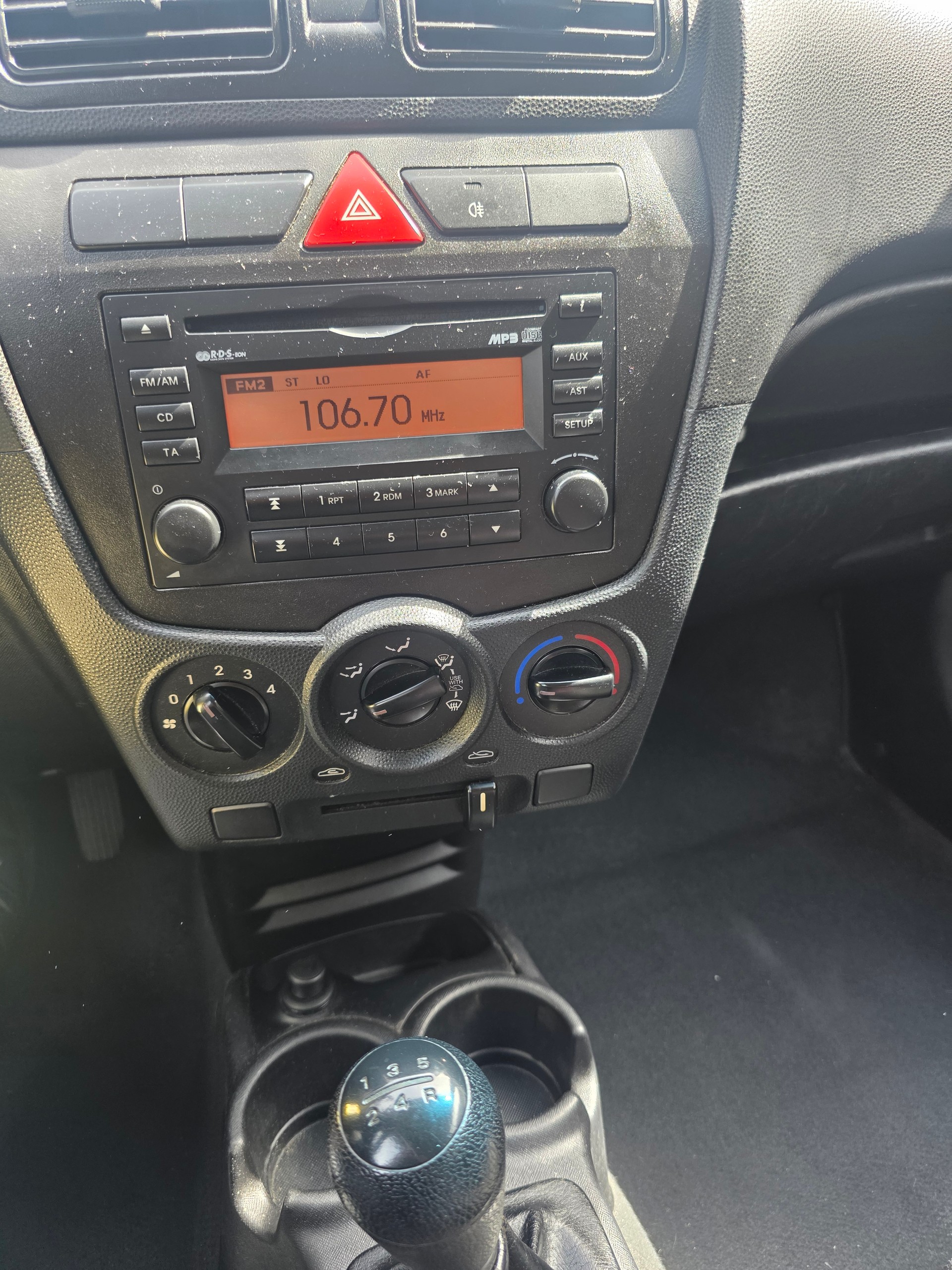 KIA Picanto 1.1 Classic-image-8