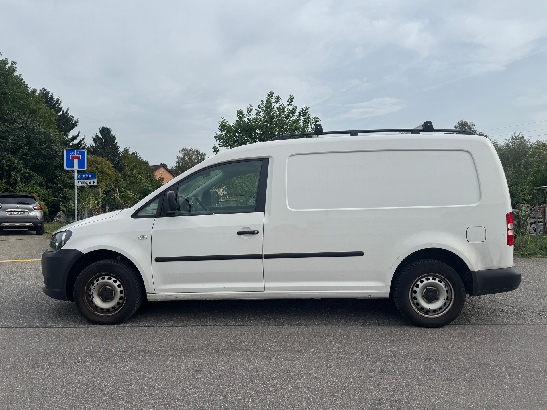 VW Caddy Maxi 1.6 TDI Blue Motion Technology-image-3
