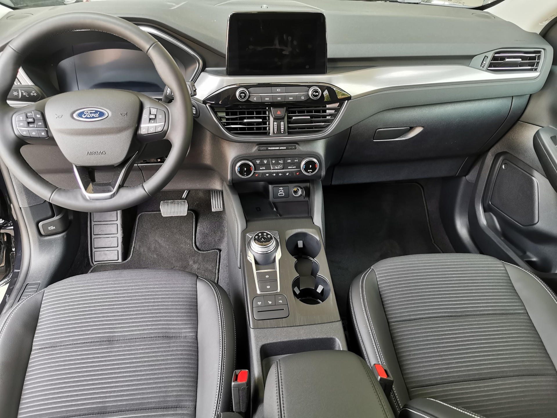 FORD Kuga 2.5 FHEV Titanium X 4WD-image-6