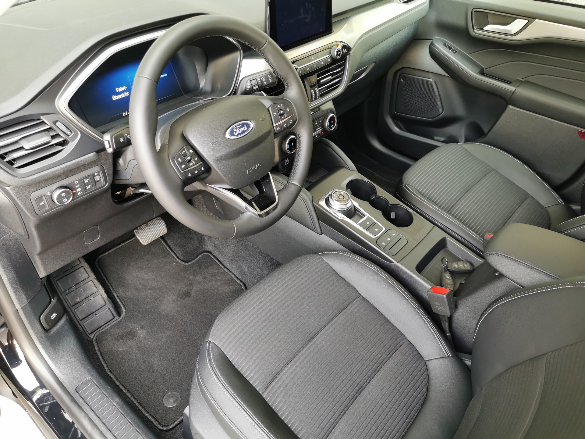 FORD Kuga 2.5 FHEV Titanium X 4WD-image-5