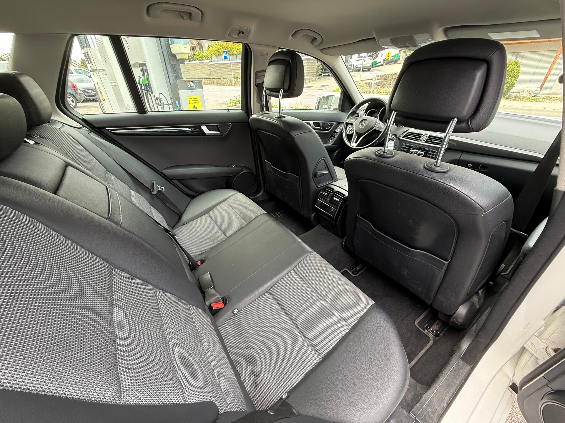 MERCEDES-BENZ C 250 CDI Avantgarde 4Matic 7G-Tronic-image-11