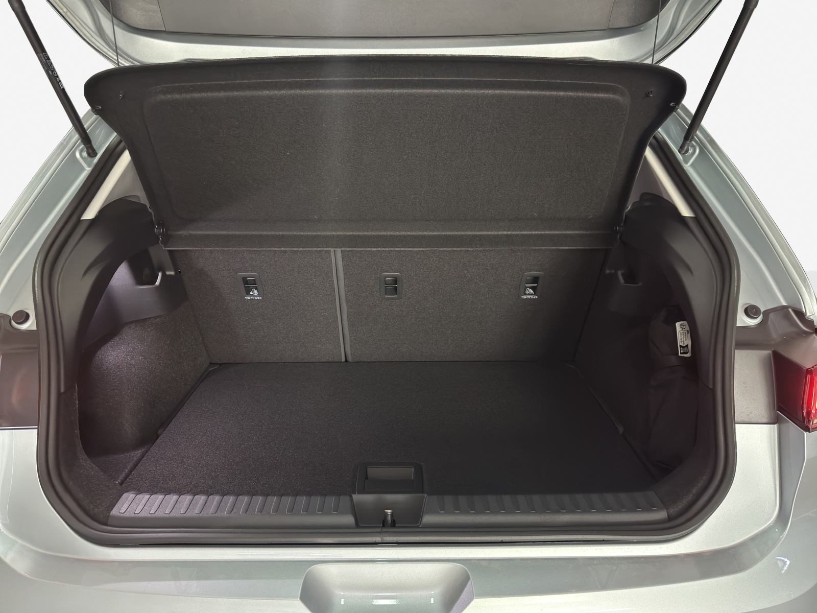 VW ID.Polo 52 kWh Life Edition One-image-12