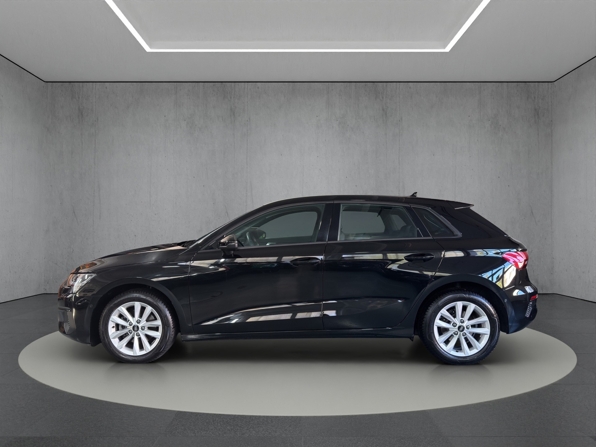 AUDI A3 Sportback 30 TFSI Business Edition S-tronic "Navi-RF.-Kamera-Leder"-image-2
