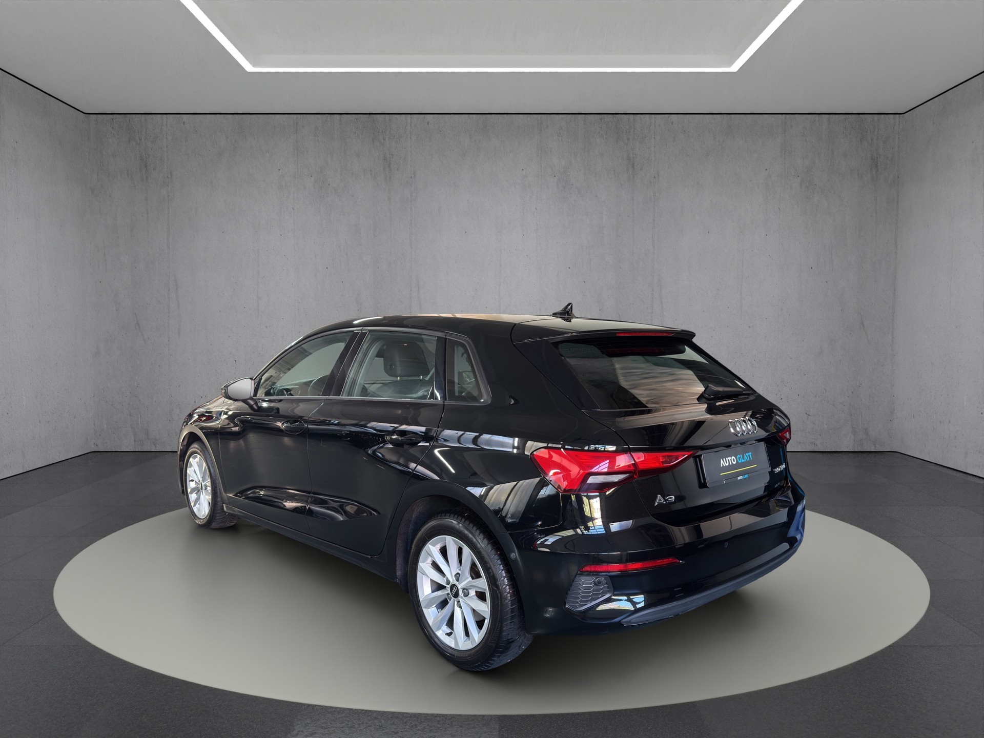 AUDI A3 Sportback 30 TFSI Business Edition S-tronic "Navi-RF.-Kamera-Leder"-image-4