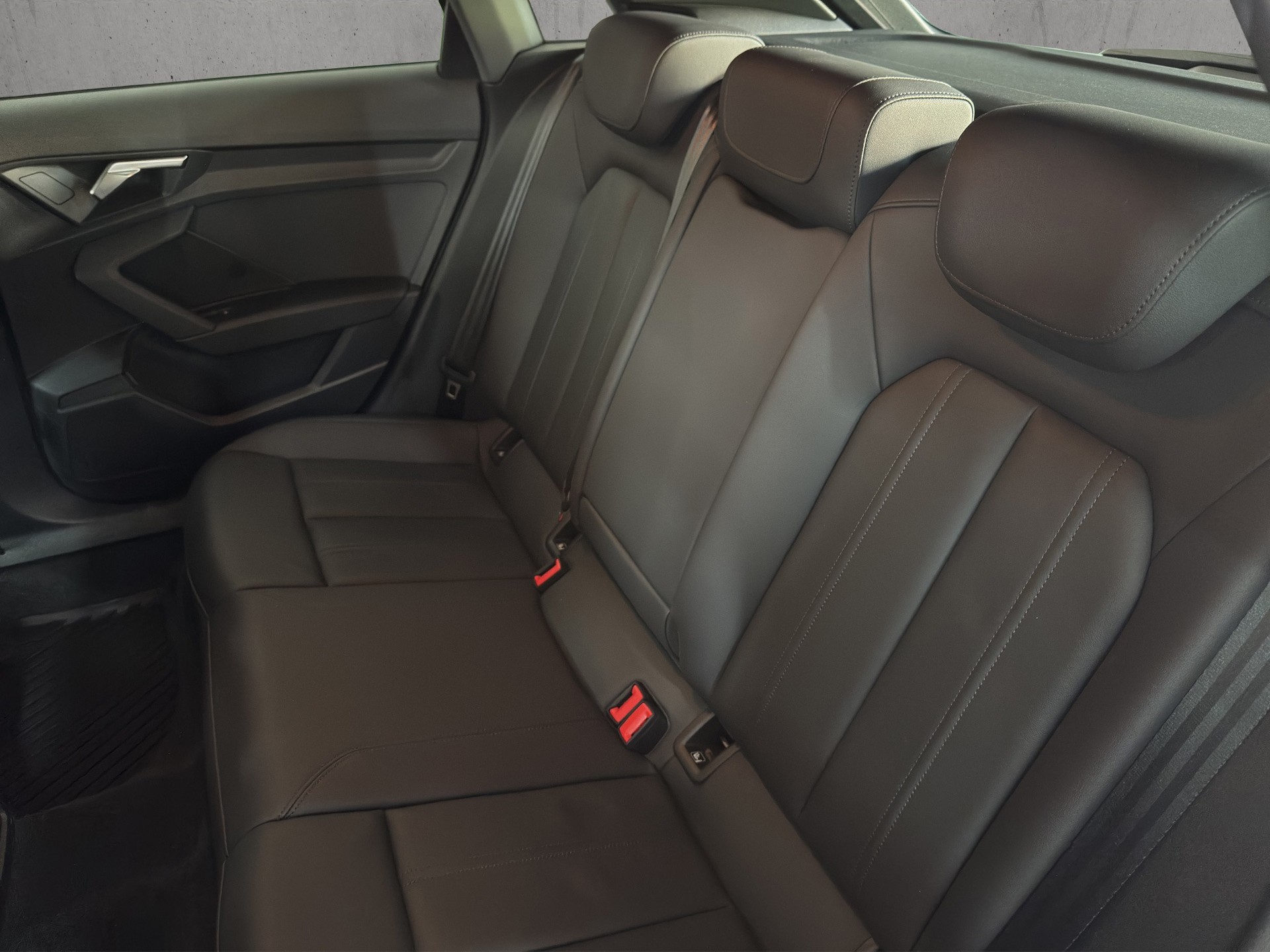 AUDI A3 Sportback 30 TFSI Business Edition S-tronic "Navi-RF.-Kamera-Leder"-image-9