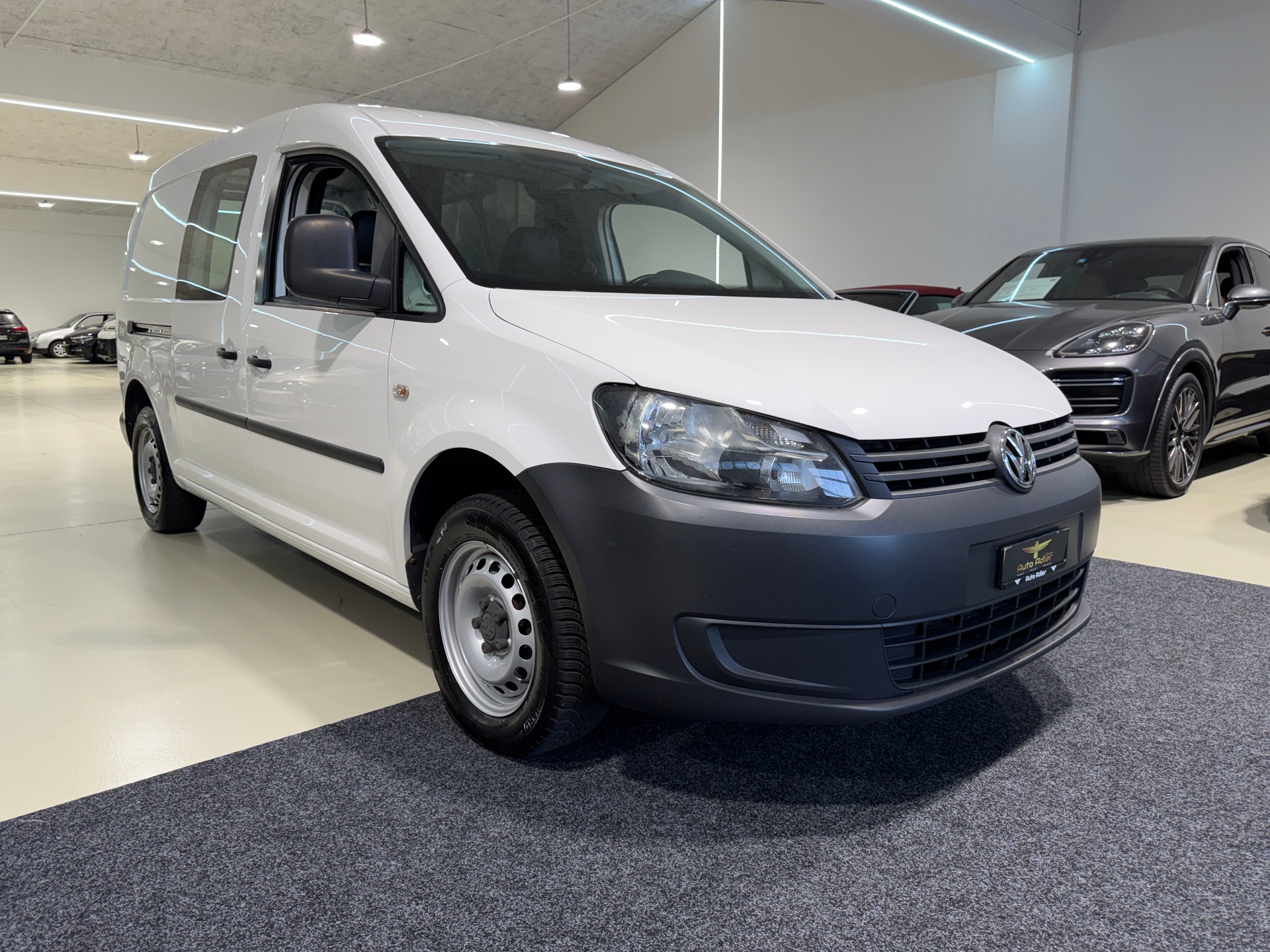 VW Caddy Maxi 1.6 TDI-showroom-element-2