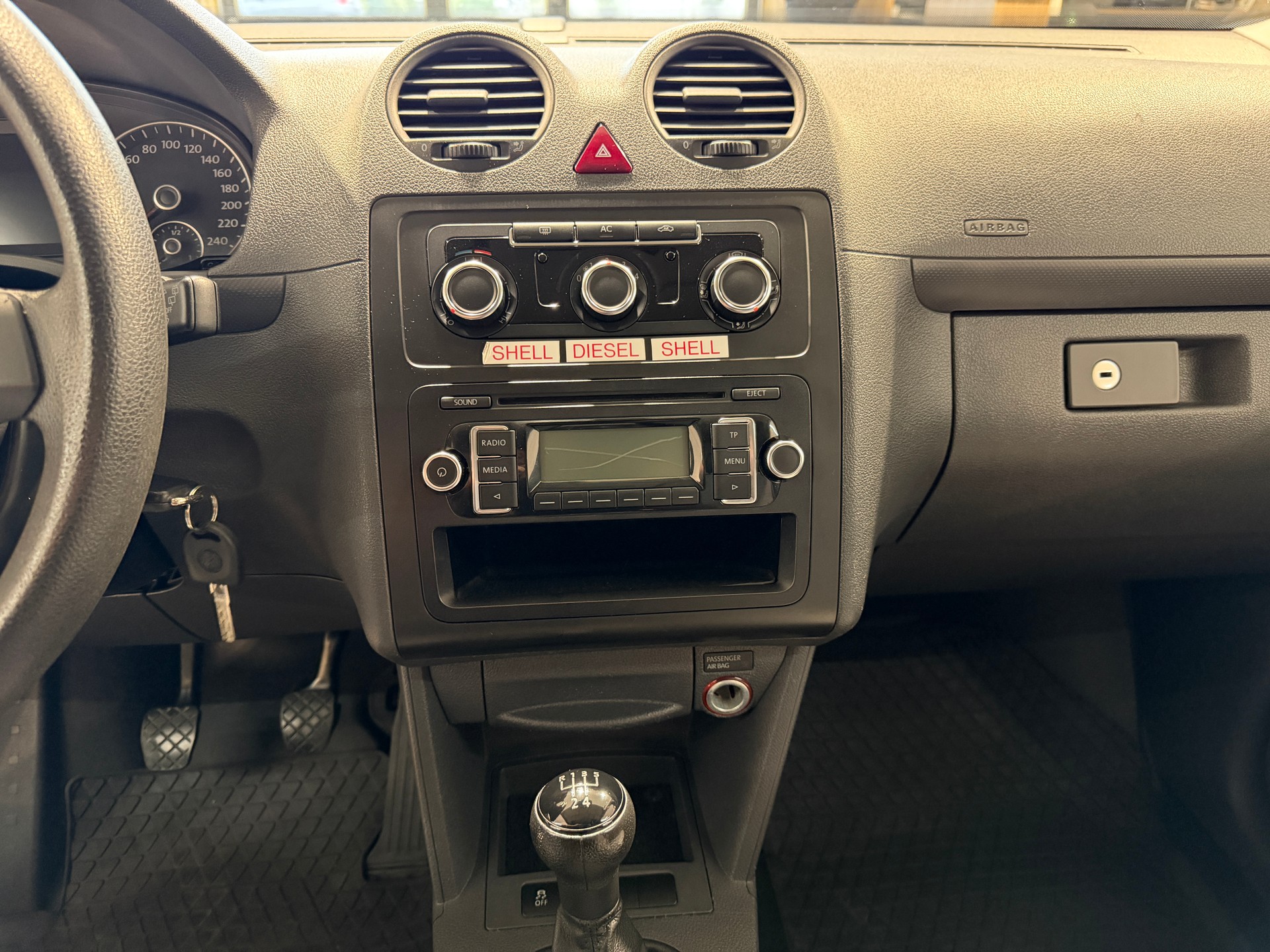VW Caddy Maxi 1.6 TDI-image-12