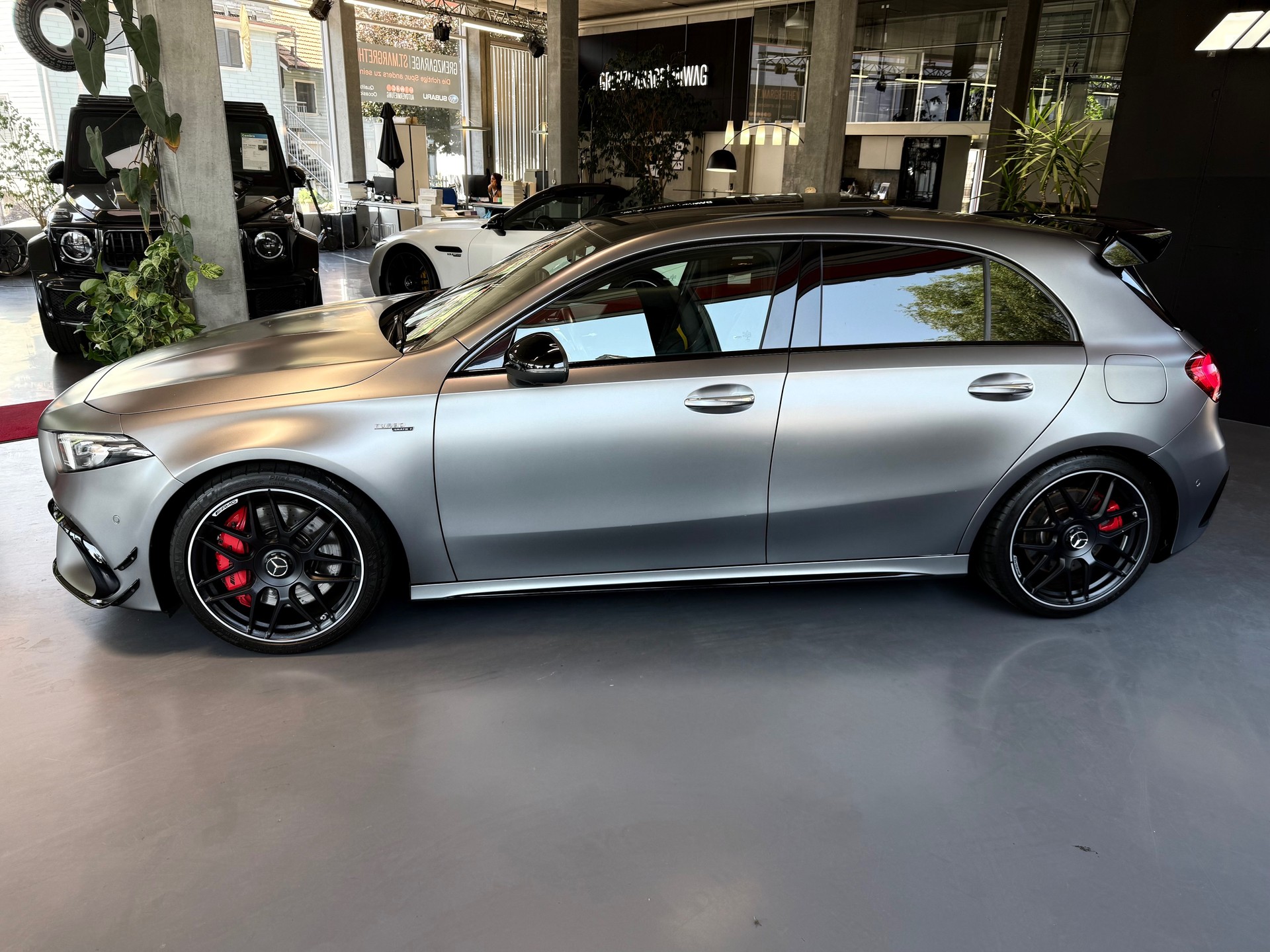MERCEDES-BENZ A AMG 45 S 4Matic+ 8G-DCT-showroom-element-3