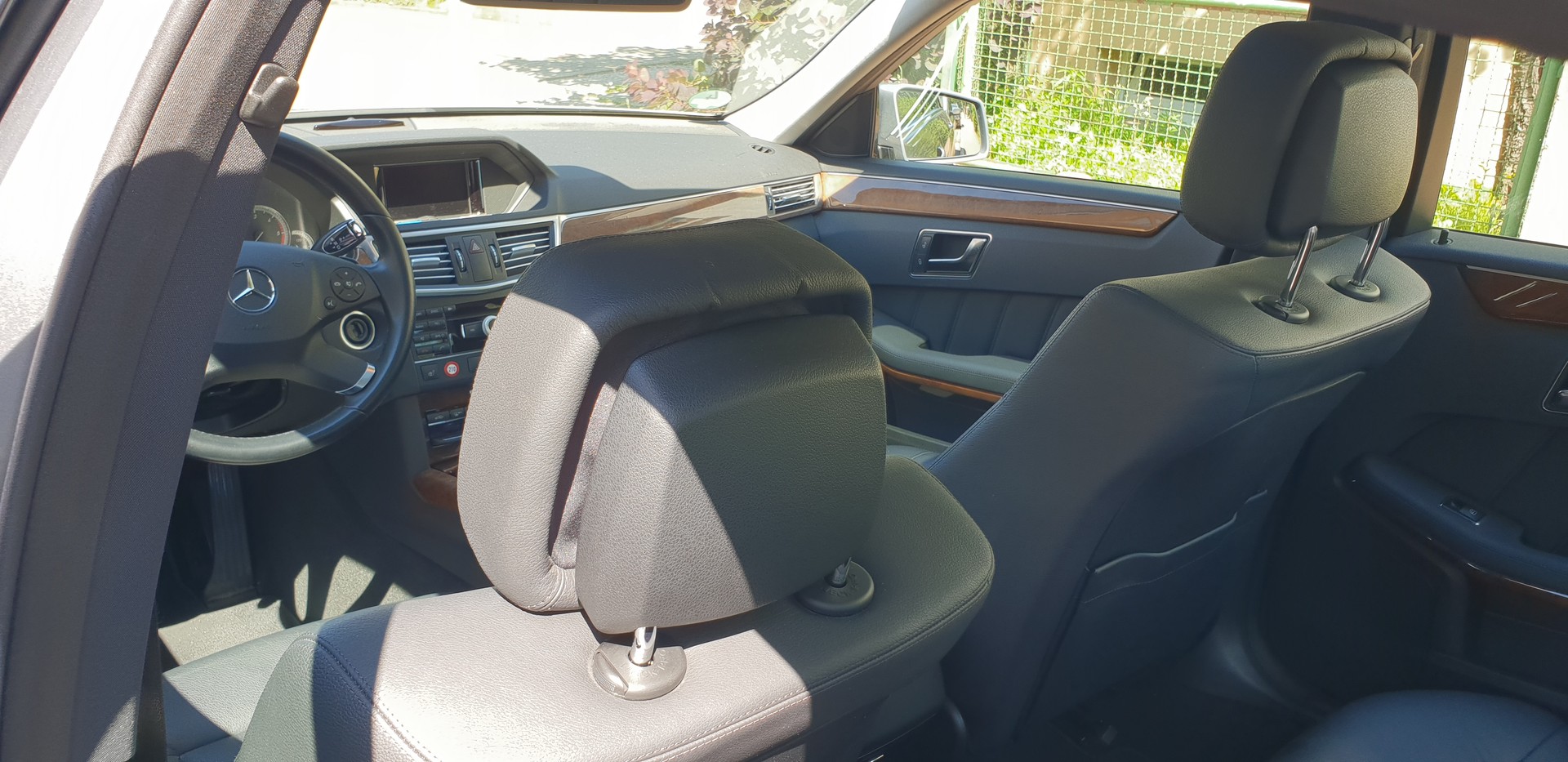 MERCEDES-BENZ E 250-image-1