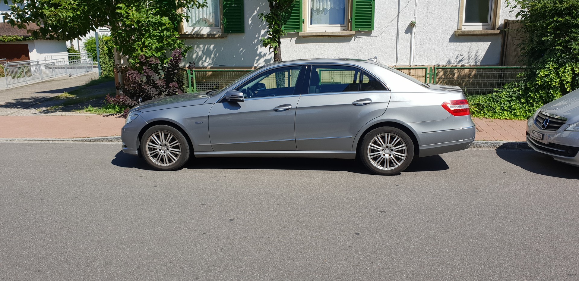 MERCEDES-BENZ E 250-image-3