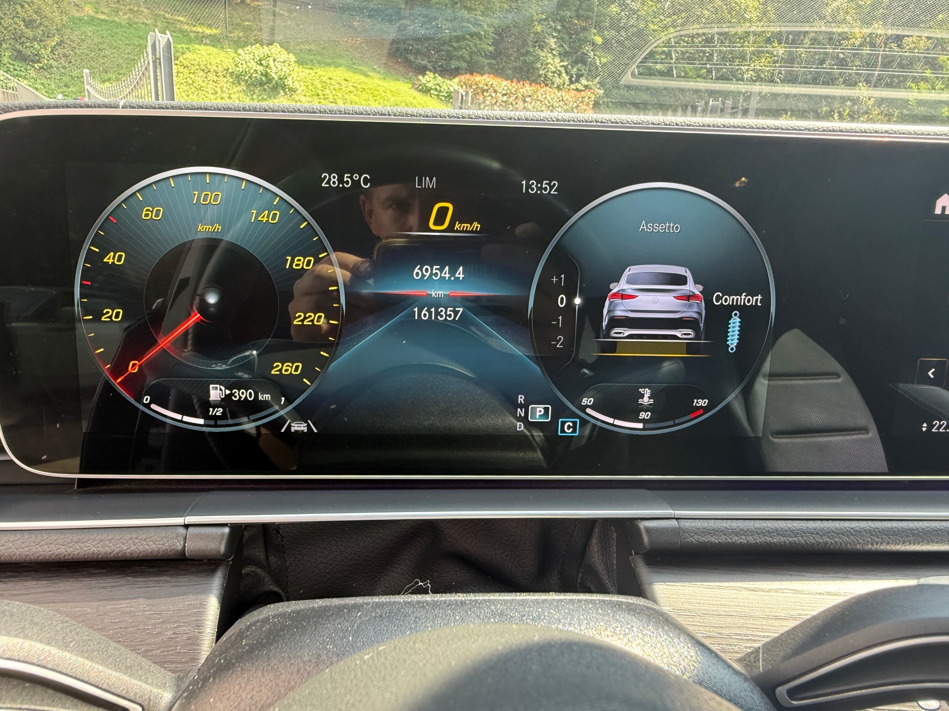 MERCEDES-BENZ GLE Coupé 350 d 4Matic+ 9G-Tronic-image-9