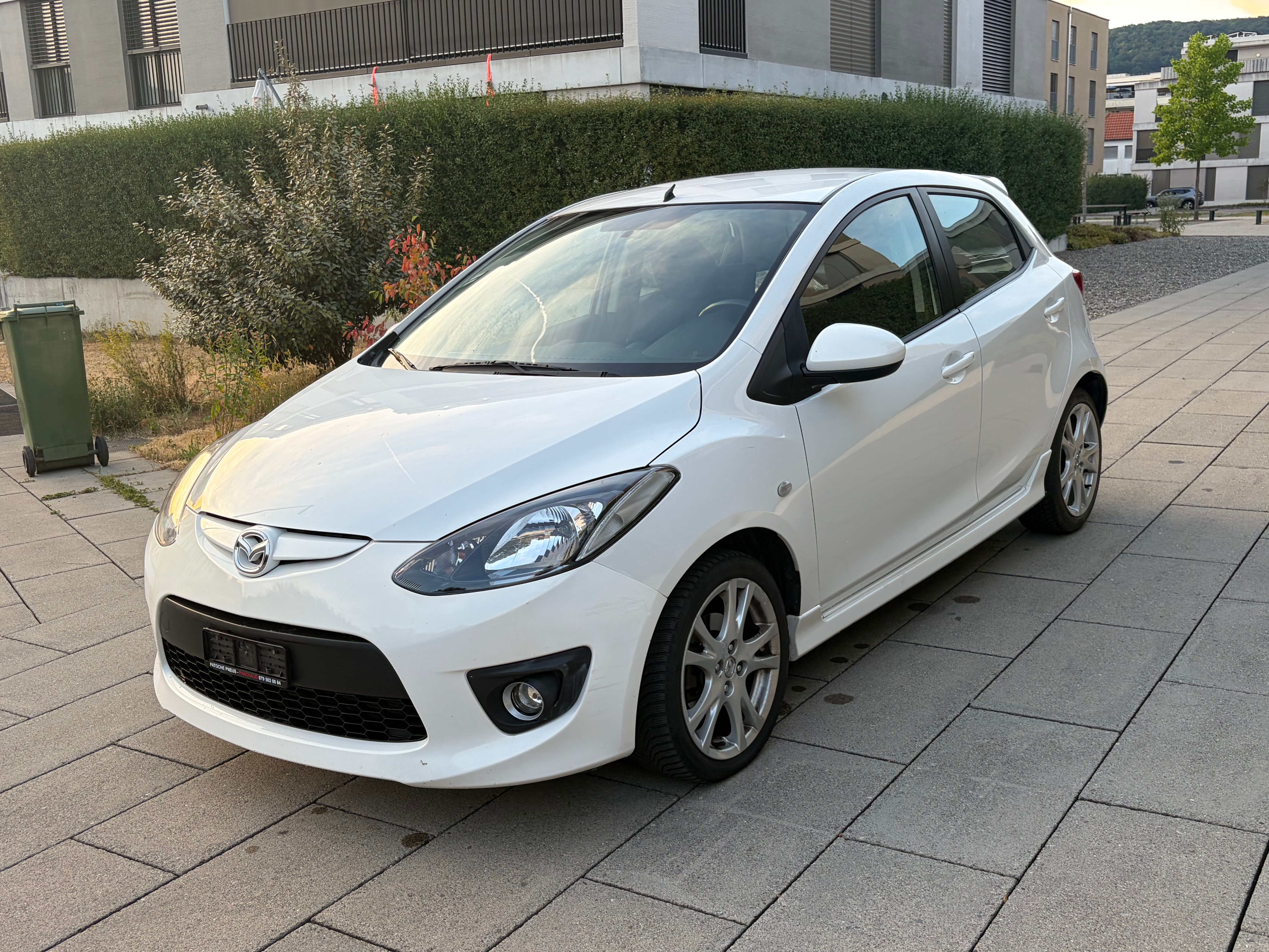 MAZDA 2 1.5i 16V Sport — slika 1