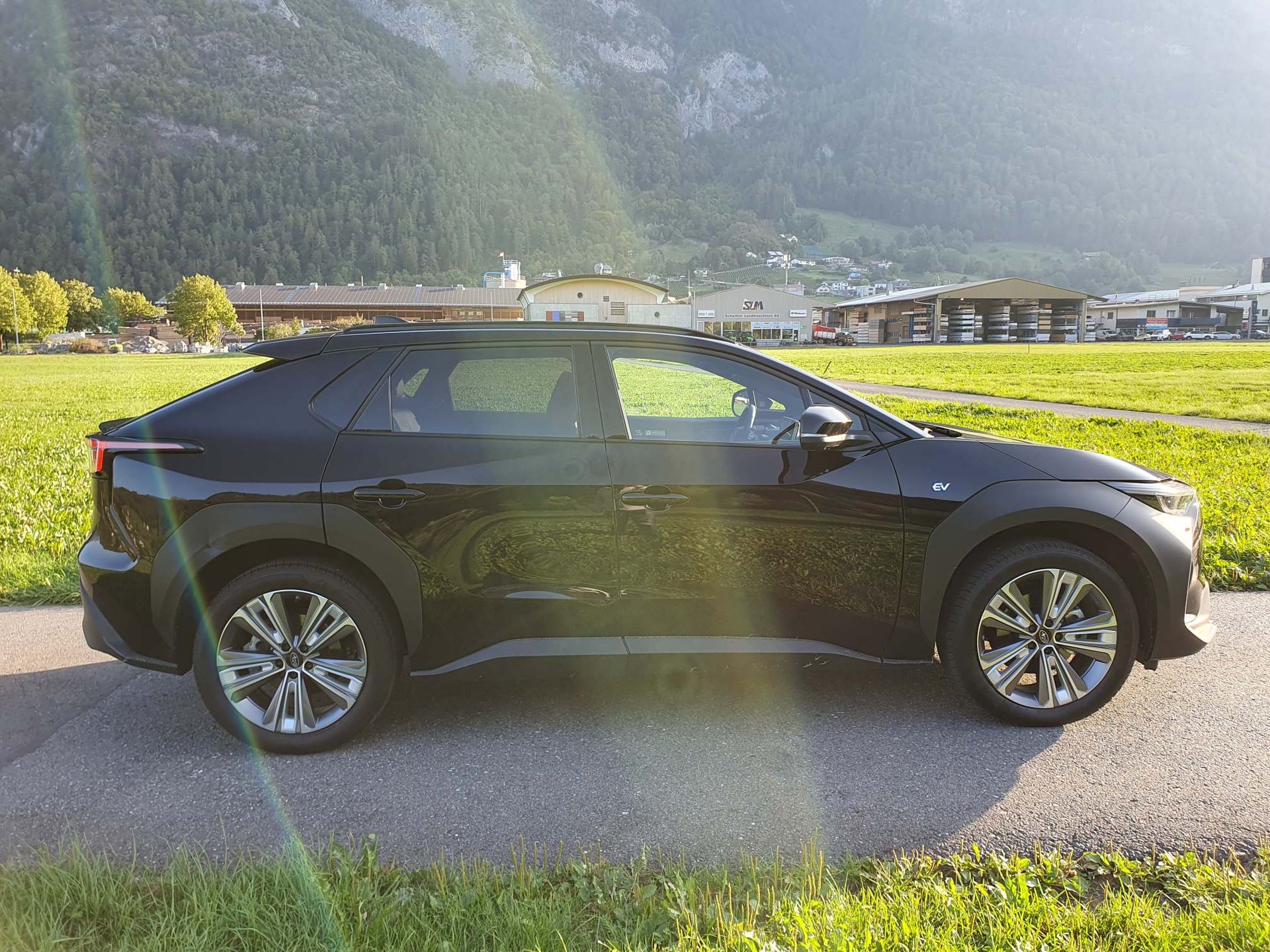 SUBARU Solterra eV Luxury AWD-image-7