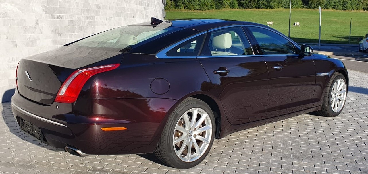 JAGUAR 3.0 V6 S/C Portfolio AWD-image-1
