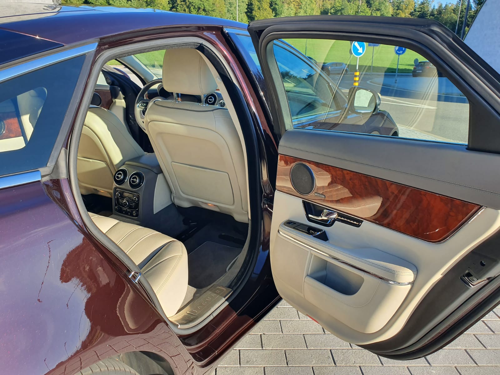 JAGUAR 3.0 V6 S/C Portfolio AWD-image-10