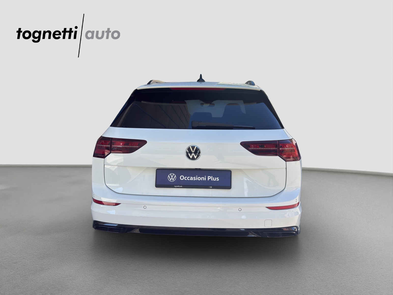 VW Golf Variant 2.0 TSI R-Line DSG 4Motion-image-1