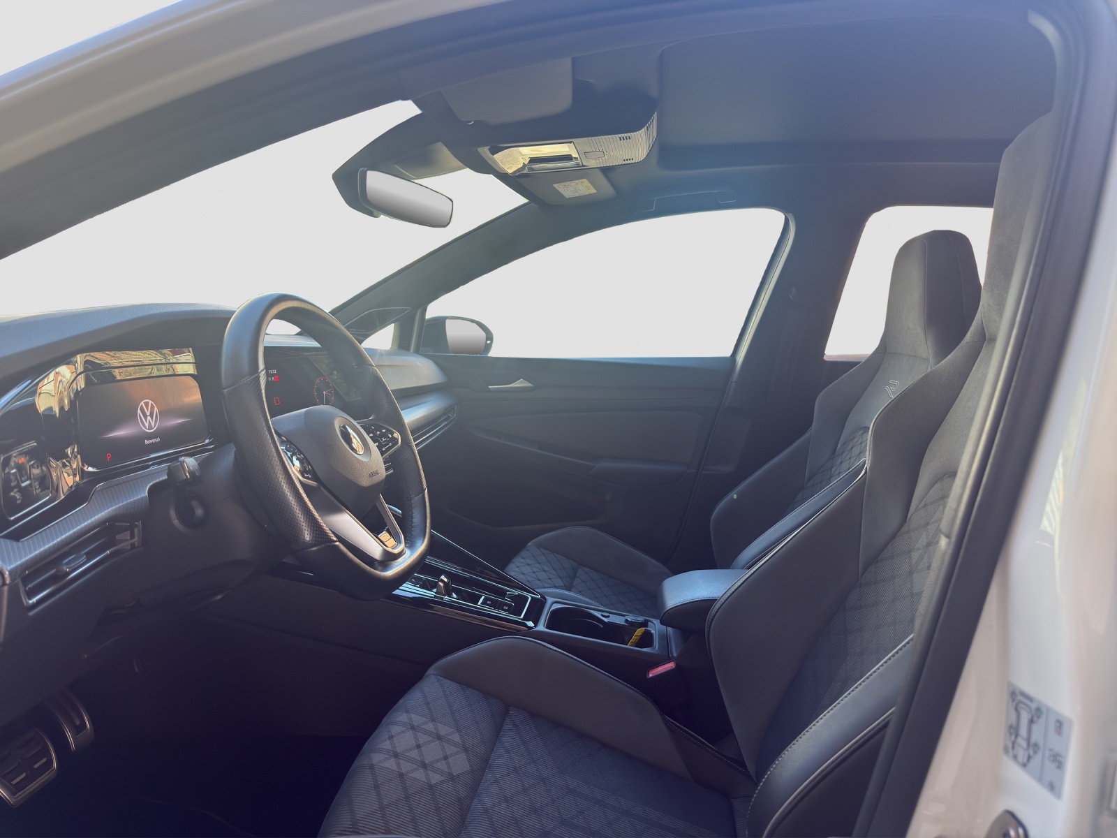 VW Golf Variant 2.0 TSI R-Line DSG 4Motion-image-9