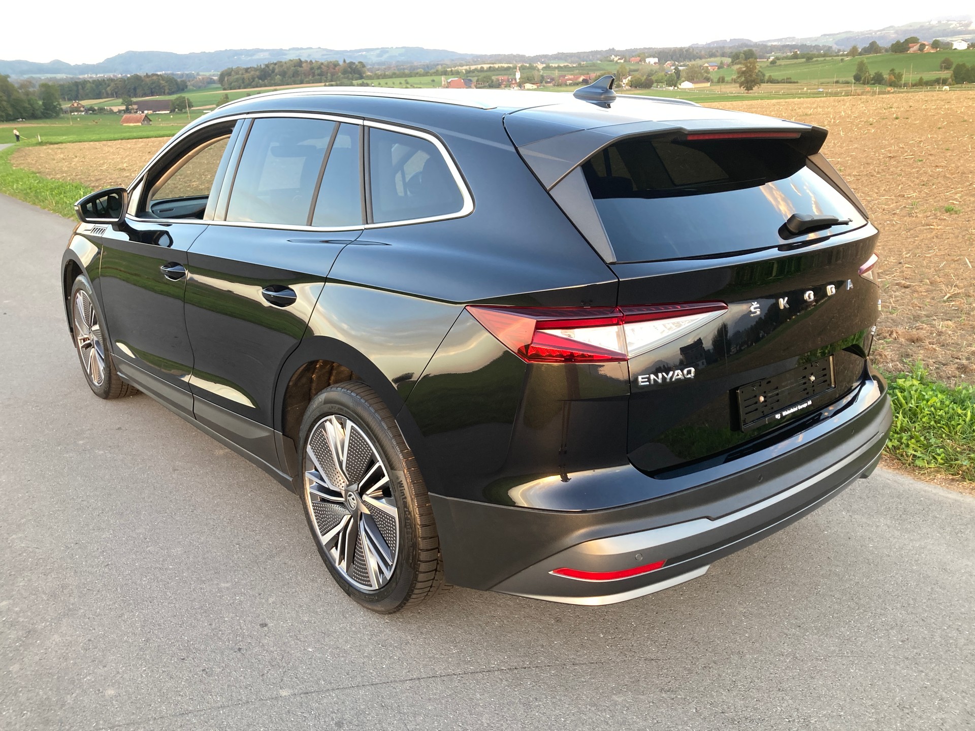 SKODA Enyaq iV 80-image-3