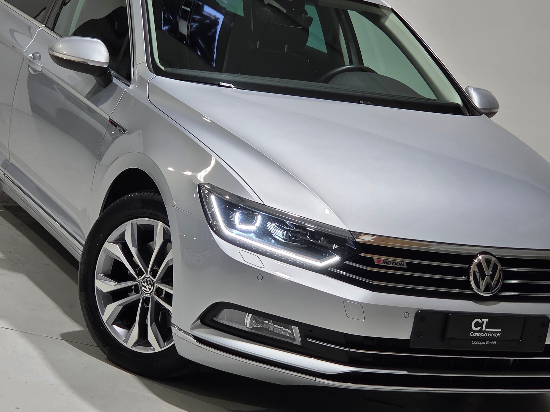 VW Passat Variant 2.0 TDI BMT Highline DSG 4Motion-image-24
