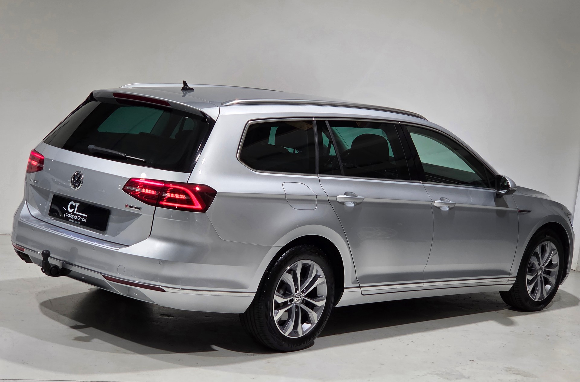 VW Passat Variant 2.0 TDI BMT Highline DSG 4Motion-image-27
