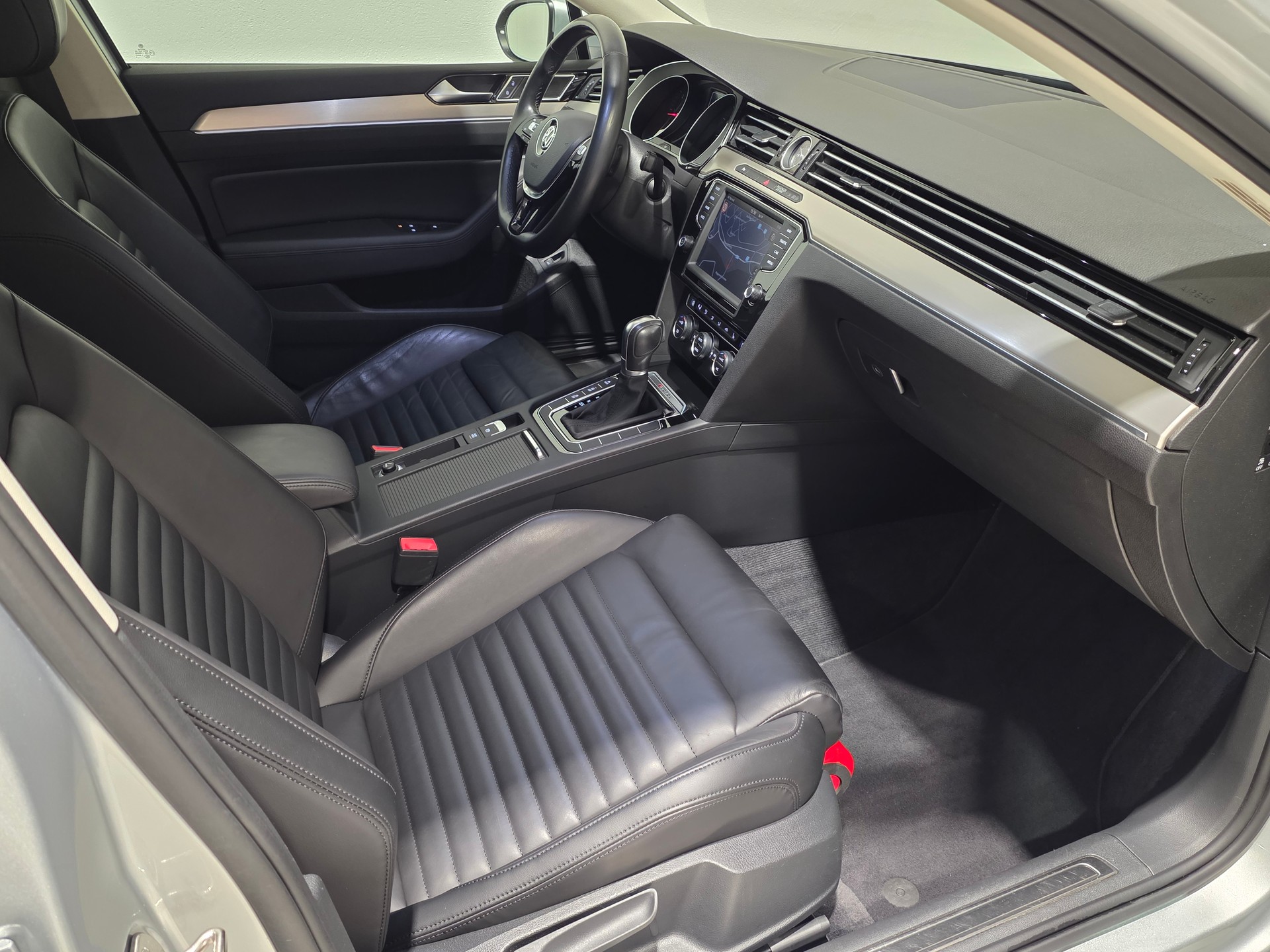 VW Passat Variant 2.0 TDI BMT Highline DSG 4Motion-image-21