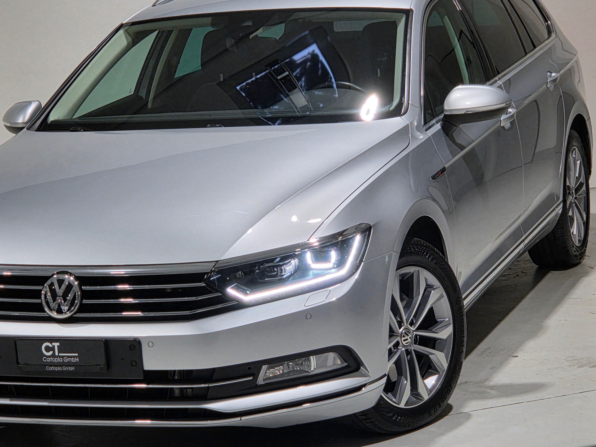 VW Passat Variant 2.0 TDI BMT Highline DSG 4Motion-image-22