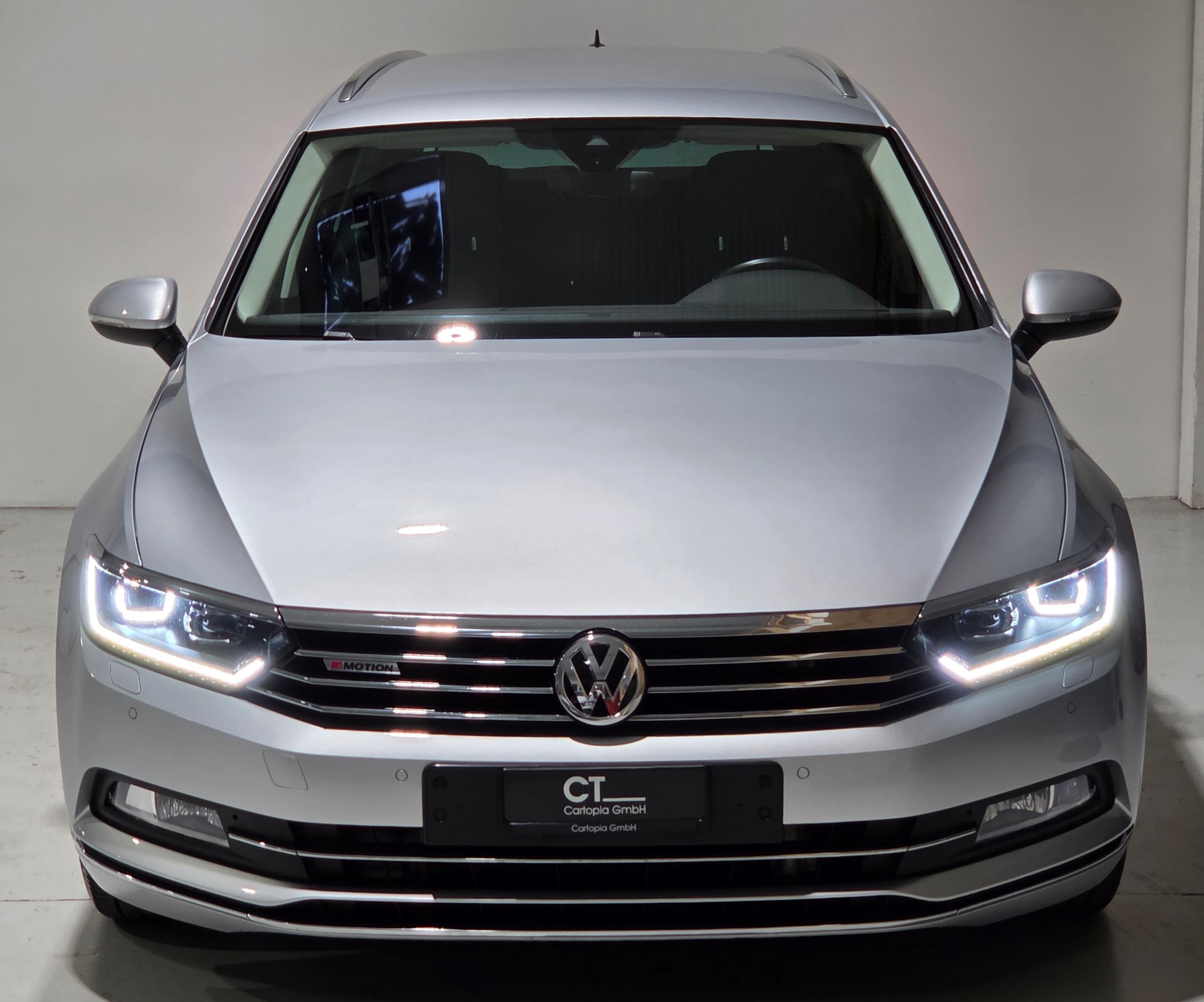 VW Passat Variant 2.0 TDI BMT Highline DSG 4Motion-image-23