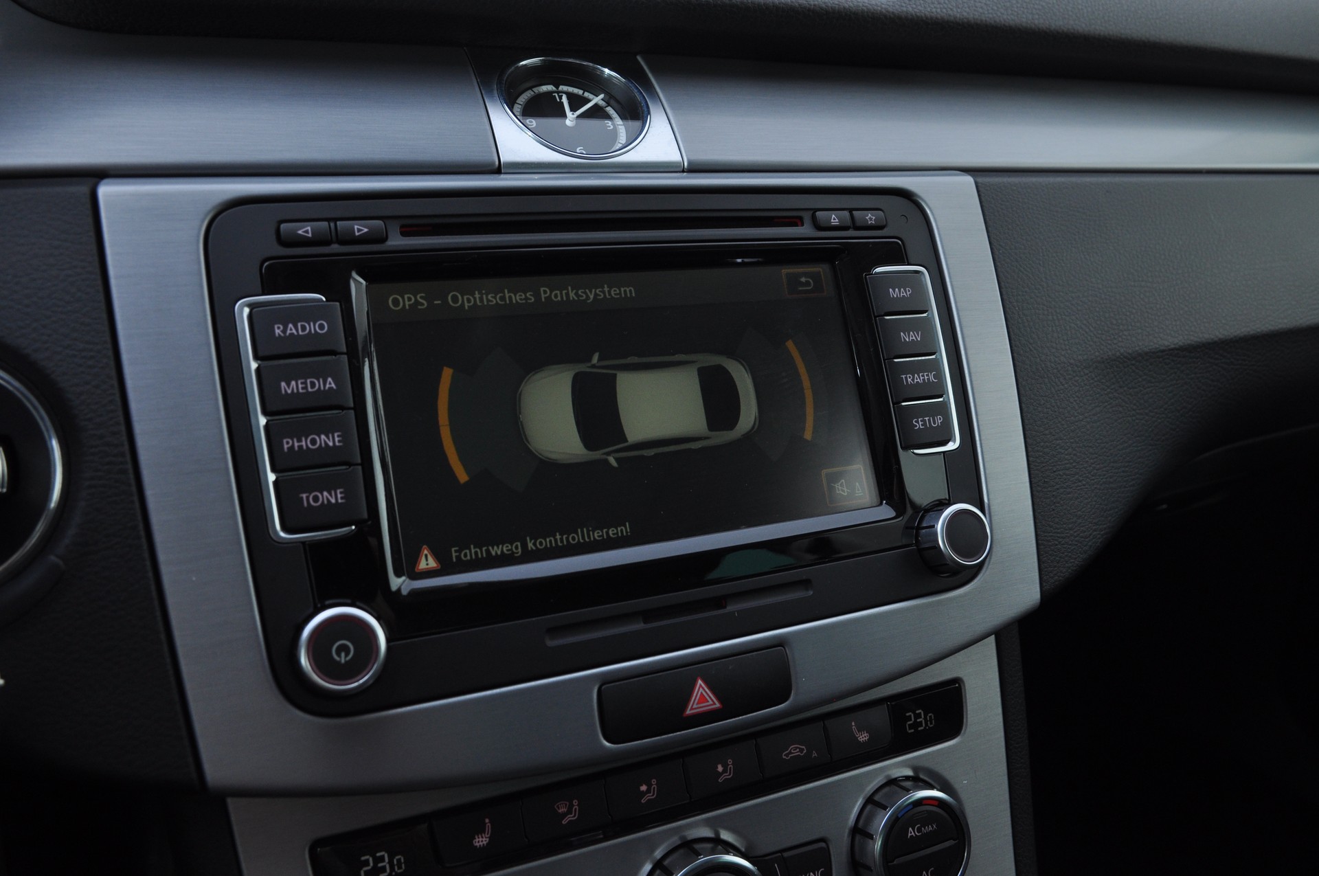 VW Passat CC 3.6 V6 FSI 4Motion-image-15