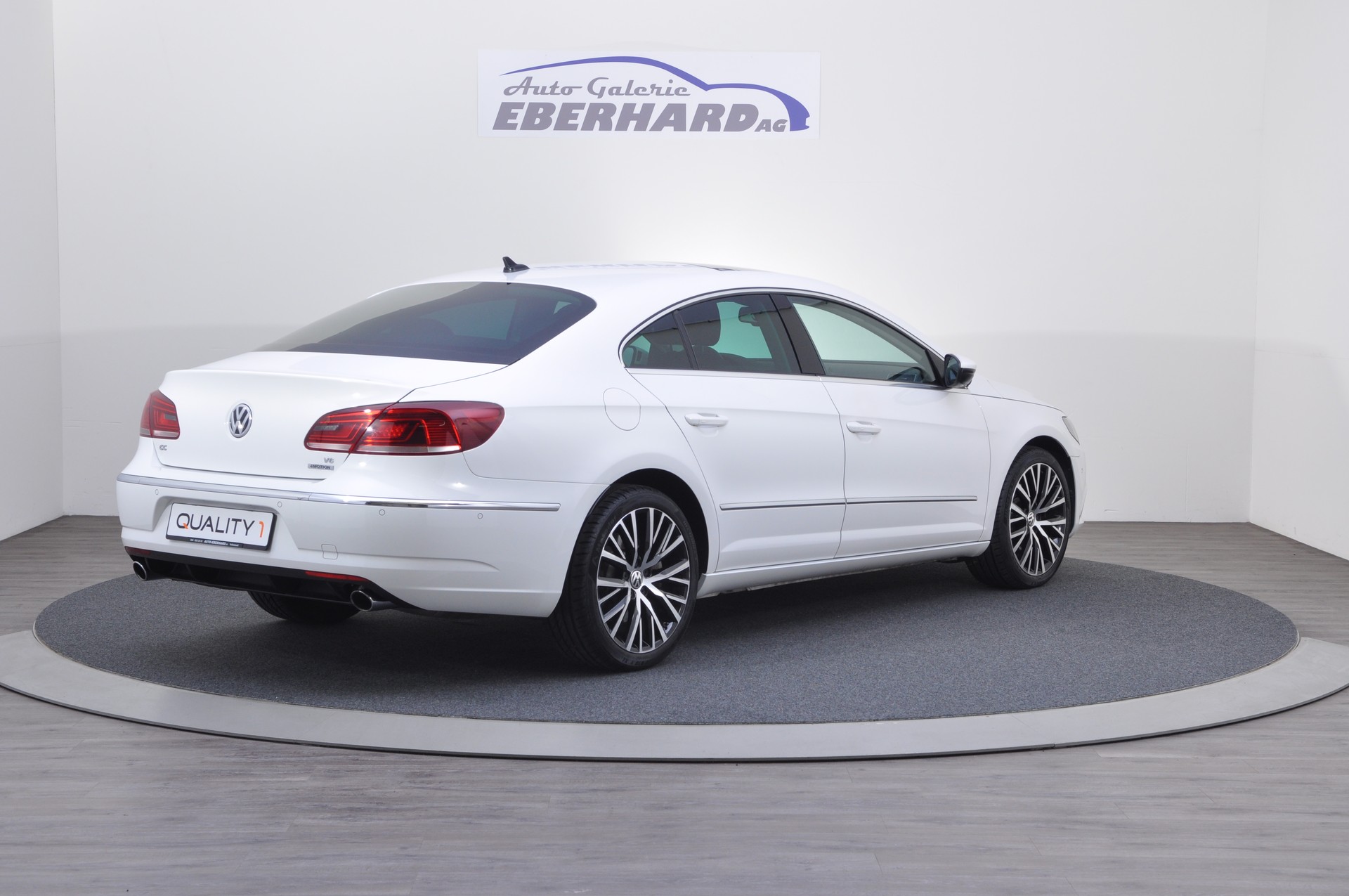 VW Passat CC 3.6 V6 FSI 4Motion-image-4