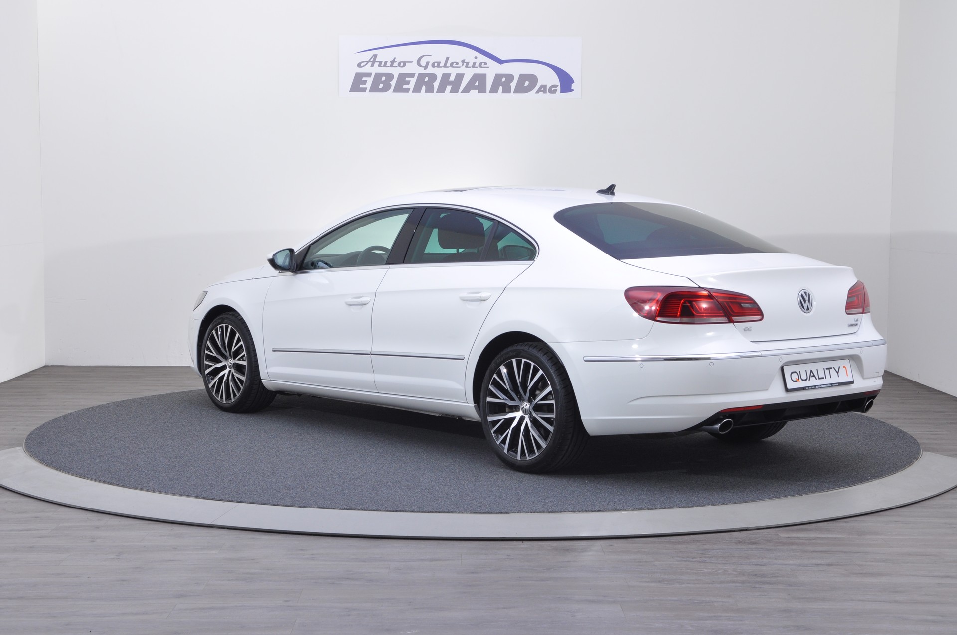 VW Passat CC 3.6 V6 FSI 4Motion-image-2