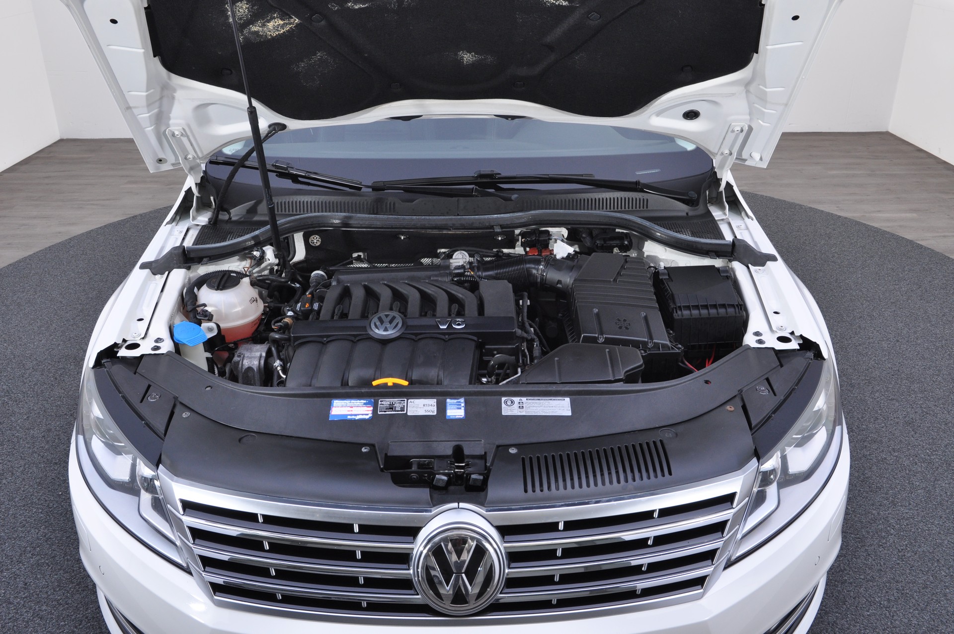 VW Passat CC 3.6 V6 FSI 4Motion-image-23