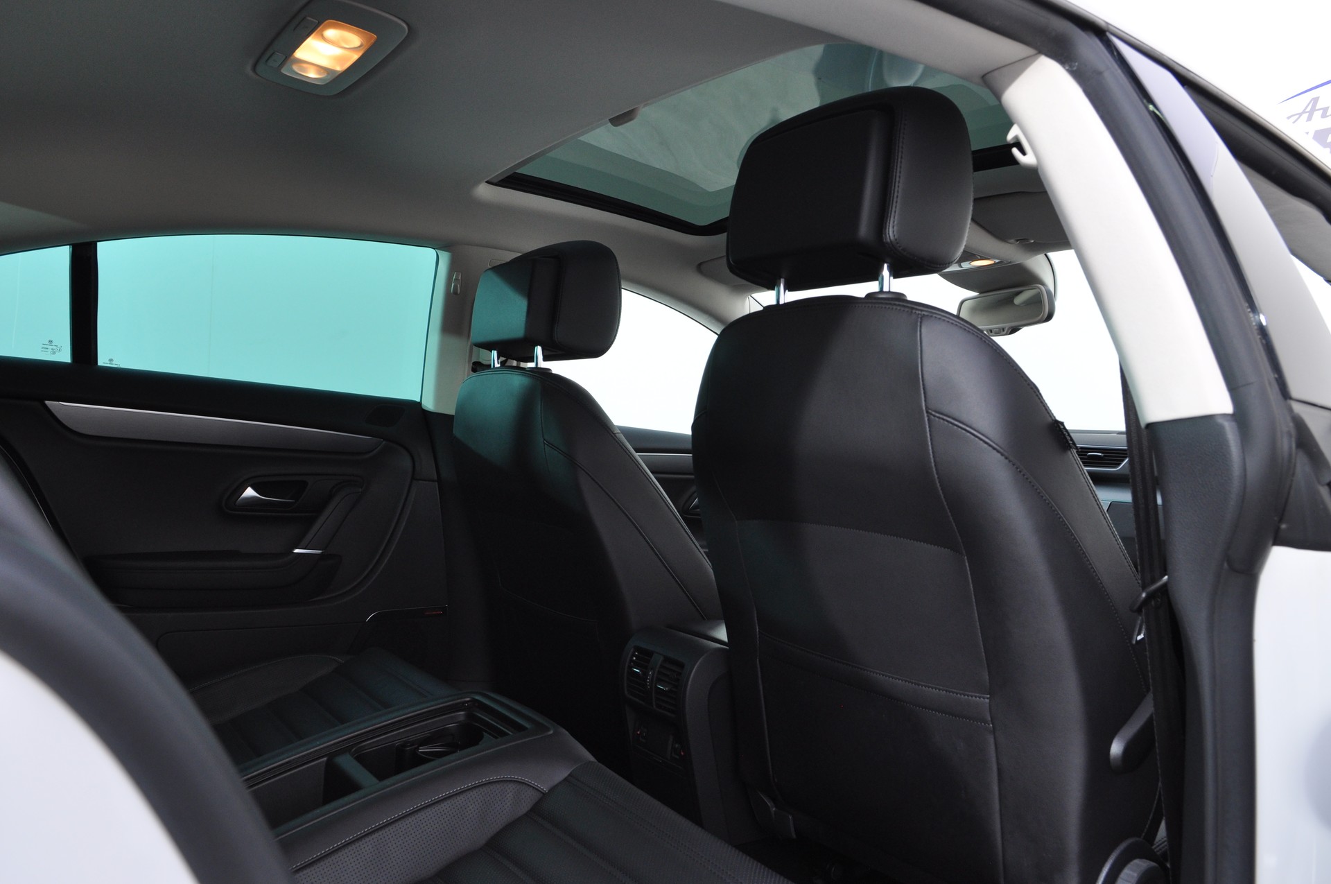 VW Passat CC 3.6 V6 FSI 4Motion-image-19