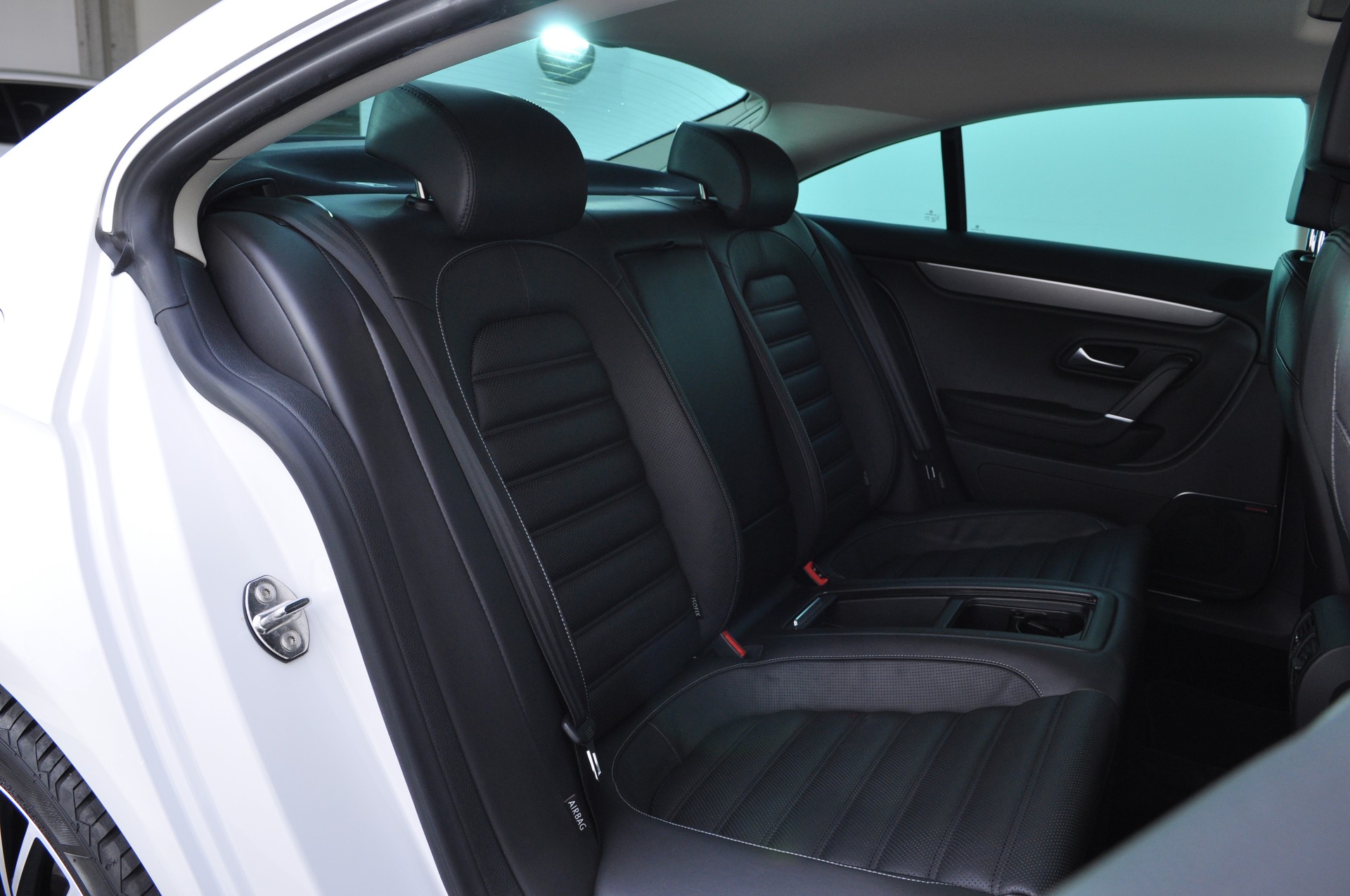 VW Passat CC 3.6 V6 FSI 4Motion-image-18