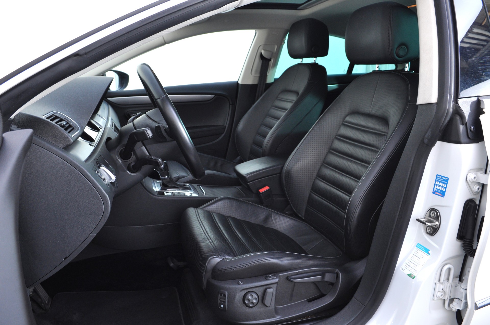 VW Passat CC 3.6 V6 FSI 4Motion-image-13
