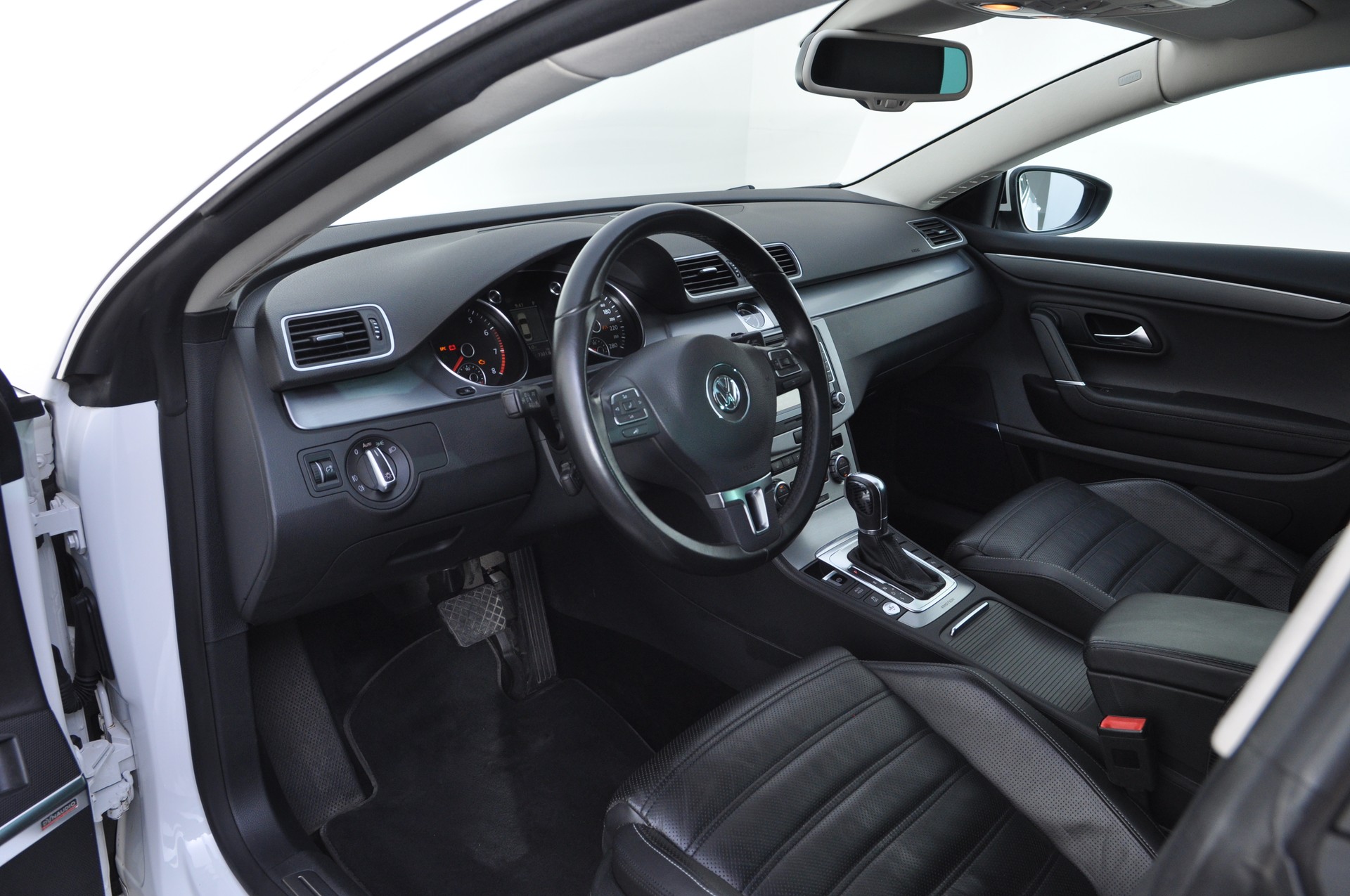 VW Passat CC 3.6 V6 FSI 4Motion-image-12