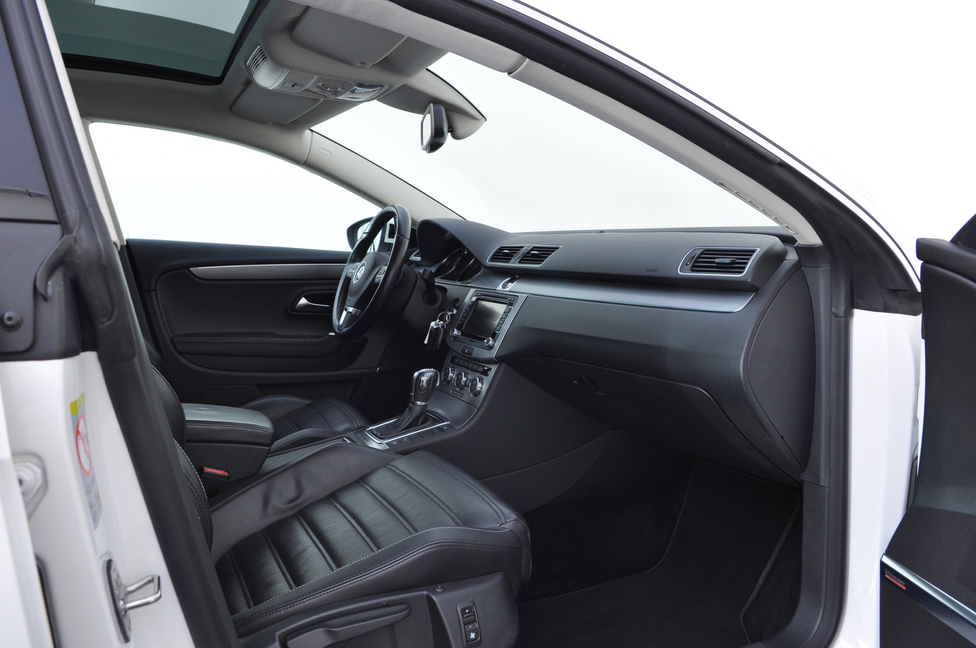 VW Passat CC 3.6 V6 FSI 4Motion-image-16