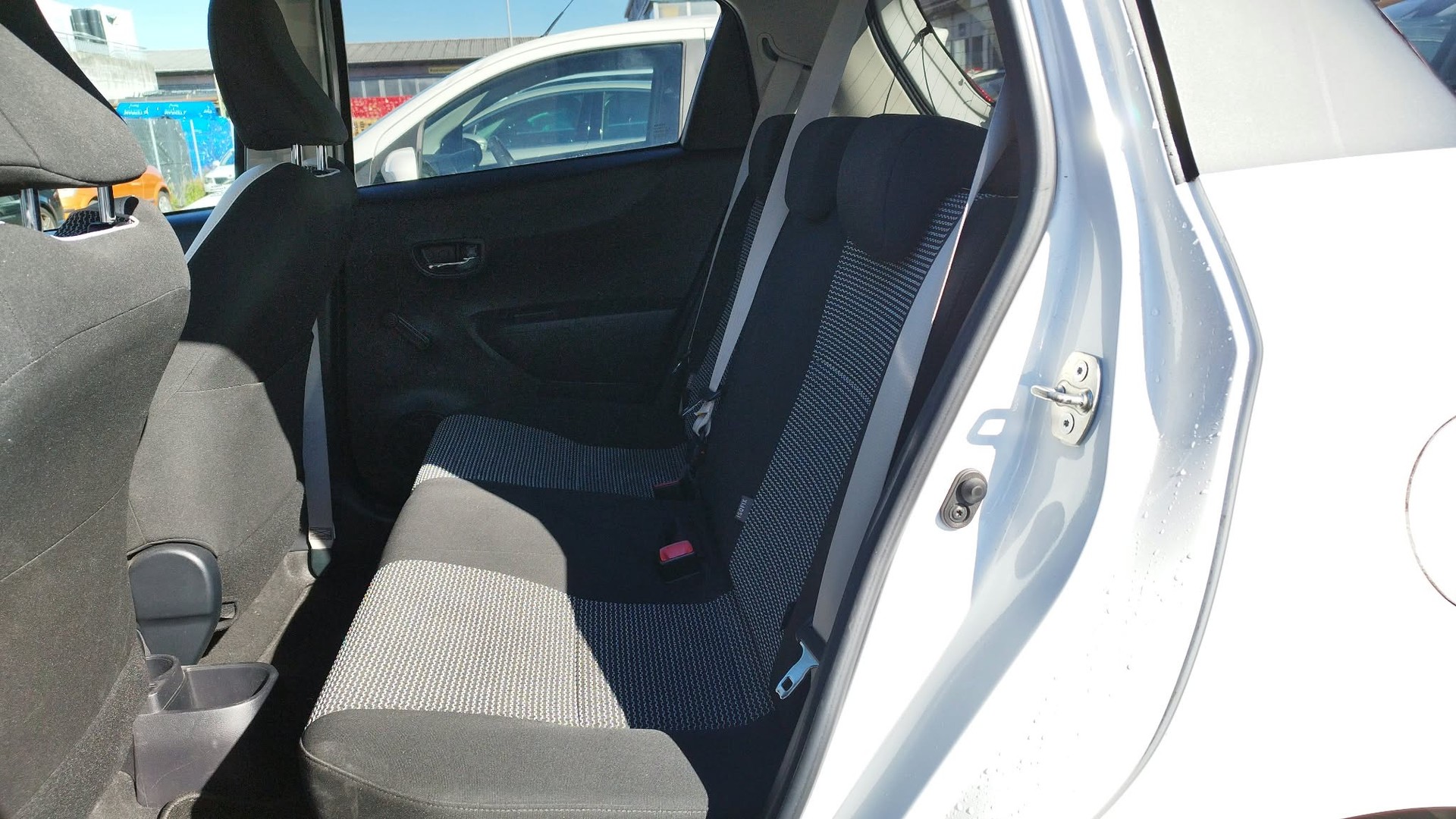 TOYOTA Yaris 1.33 Sol Multidrive-image-14