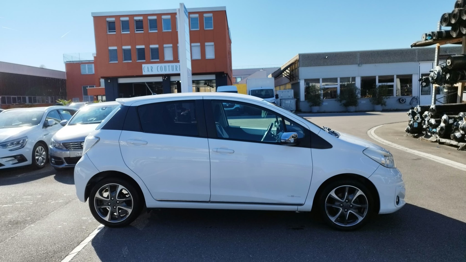 TOYOTA Yaris 1.33 Sol Multidrive-image-2