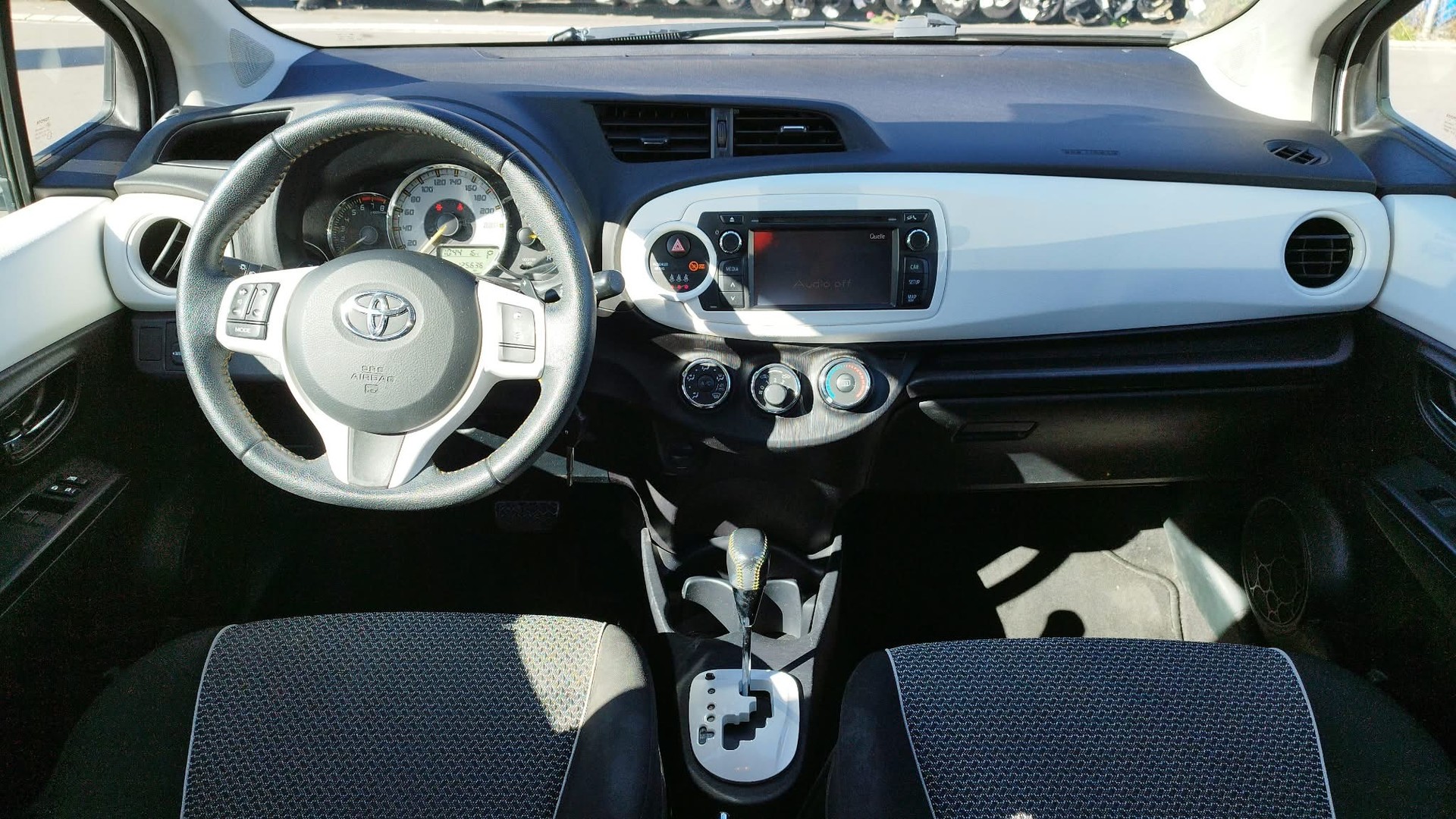 TOYOTA Yaris 1.33 Sol Multidrive-image-7